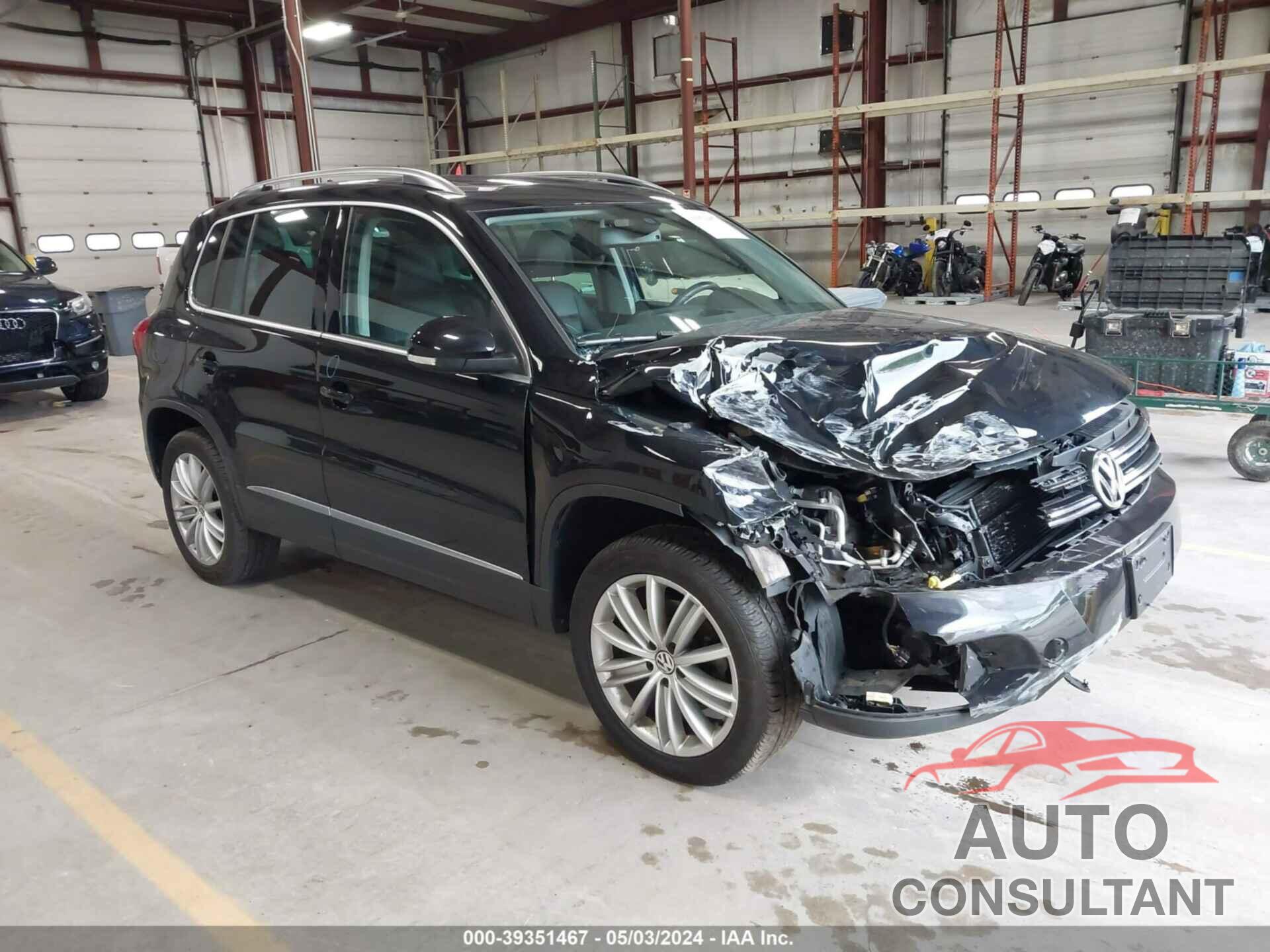 VOLKSWAGEN TIGUAN 2016 - WVGBV7AX3GW563948