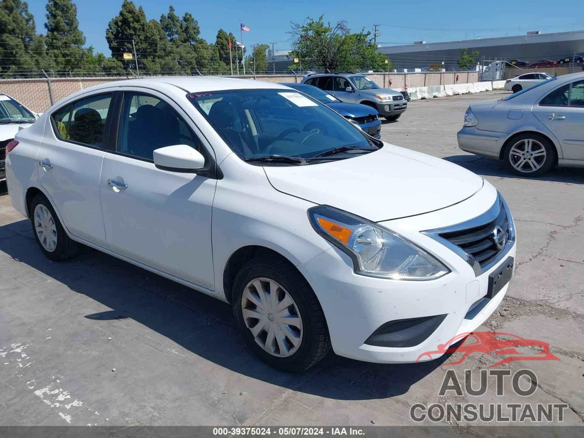 NISSAN VERSA 2018 - 3N1CN7AP4JL870036