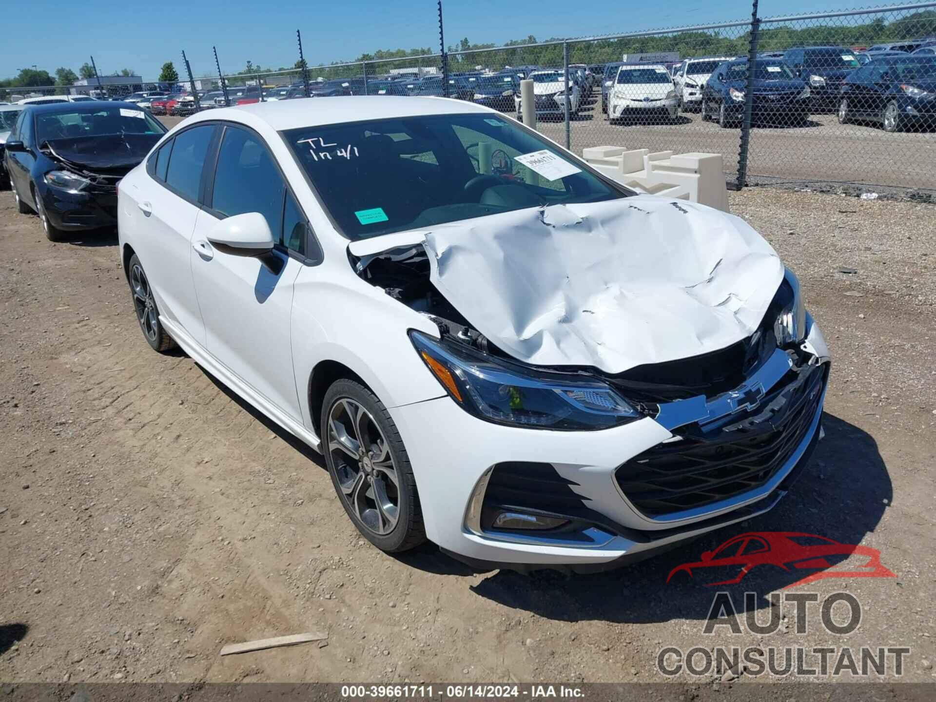 CHEVROLET CRUZE 2019 - 1G1BE5SM0K7120908