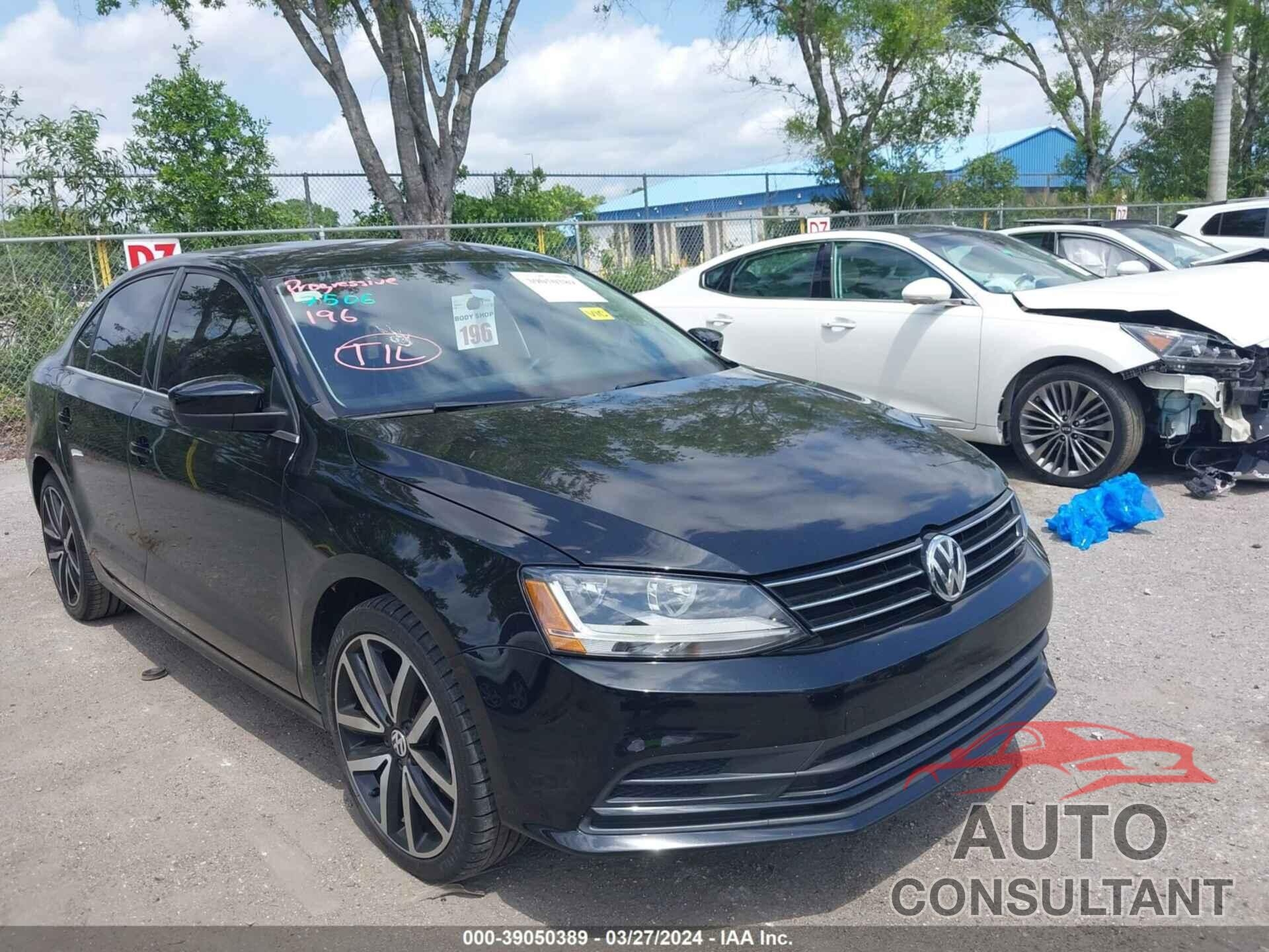 VOLKSWAGEN JETTA 2017 - 3VW2B7AJXHM358487