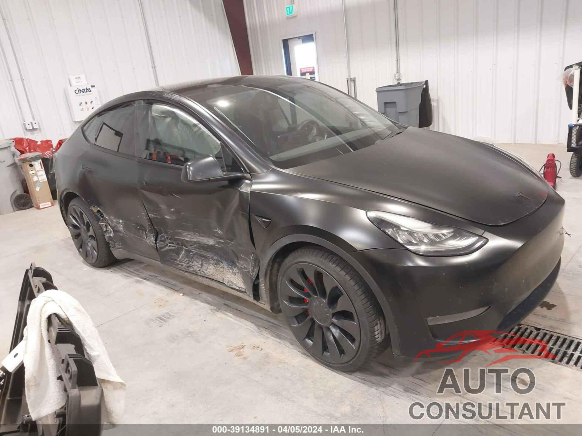 TESLA MODEL Y 2020 - 5YJYGDEF1LF051709