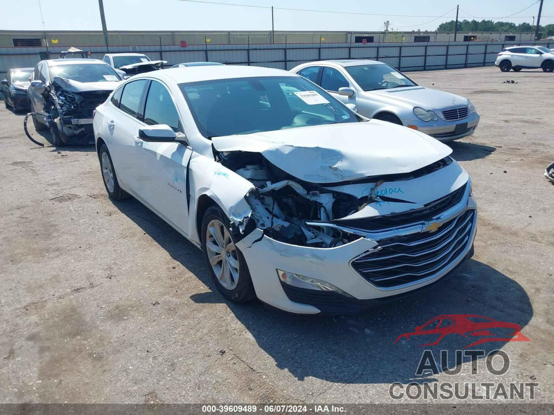 CHEVROLET MALIBU 2021 - 1G1ZD5ST9MF037057