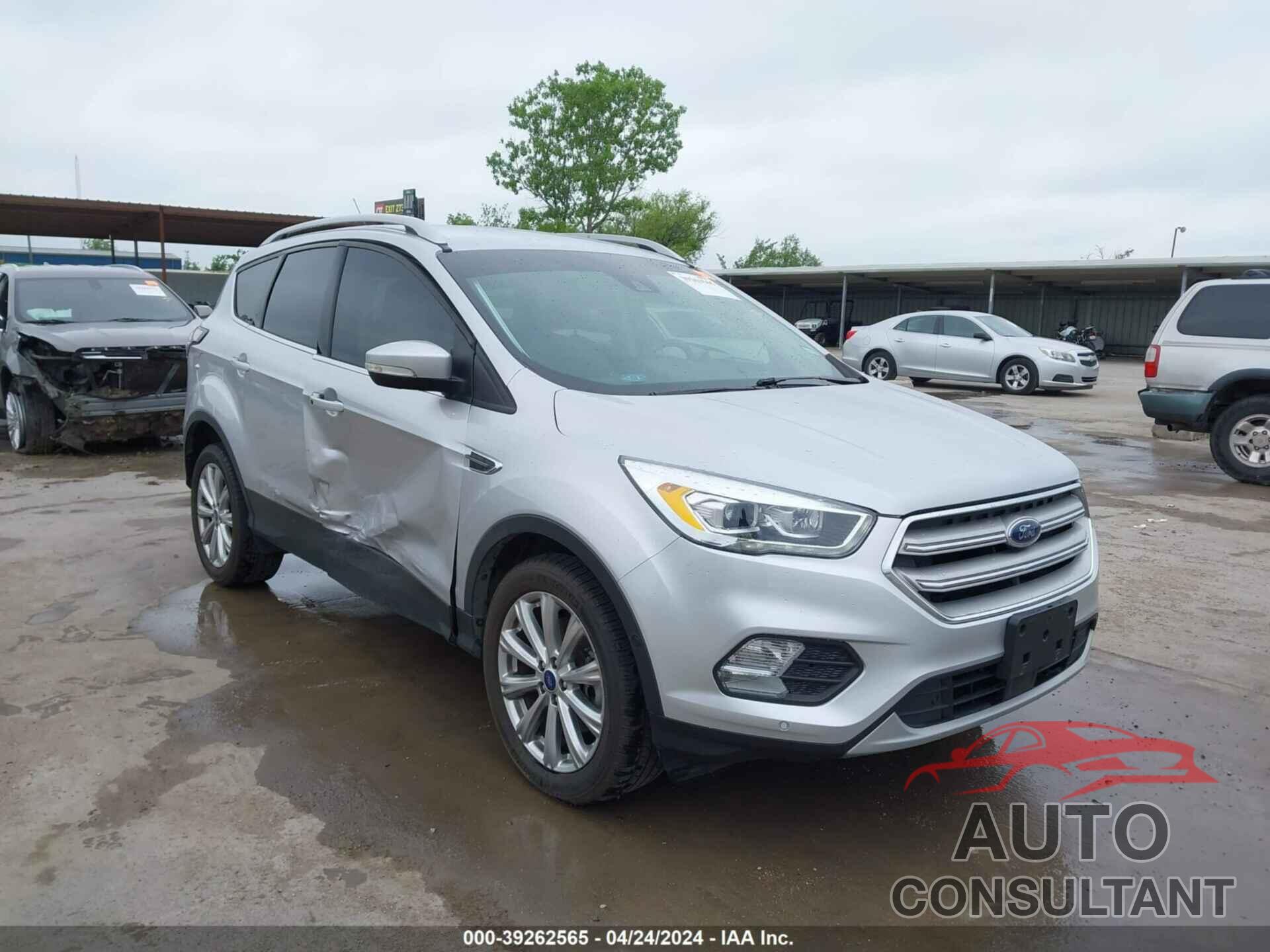 FORD ESCAPE 2018 - 1FMCU9J90JUD08259