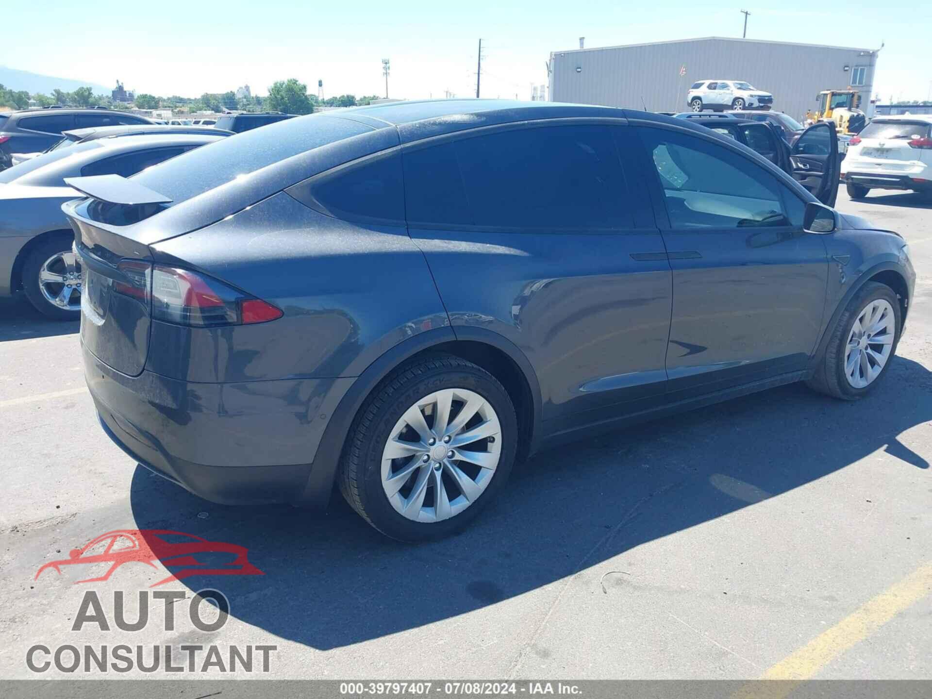 TESLA MODEL X 2016 - 5YJXCBE29GF008699