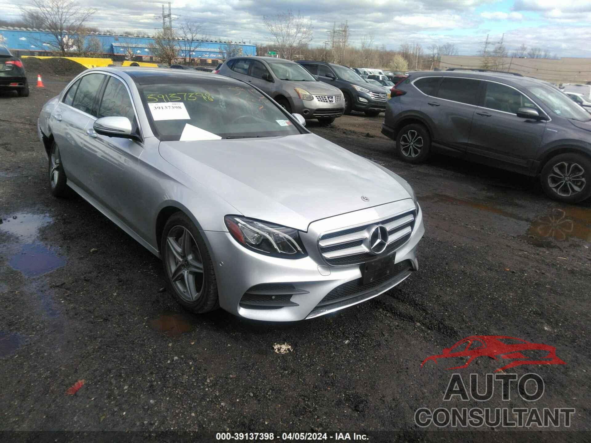 MERCEDES-BENZ E 300 2019 - WDDZF4KBXKA520964