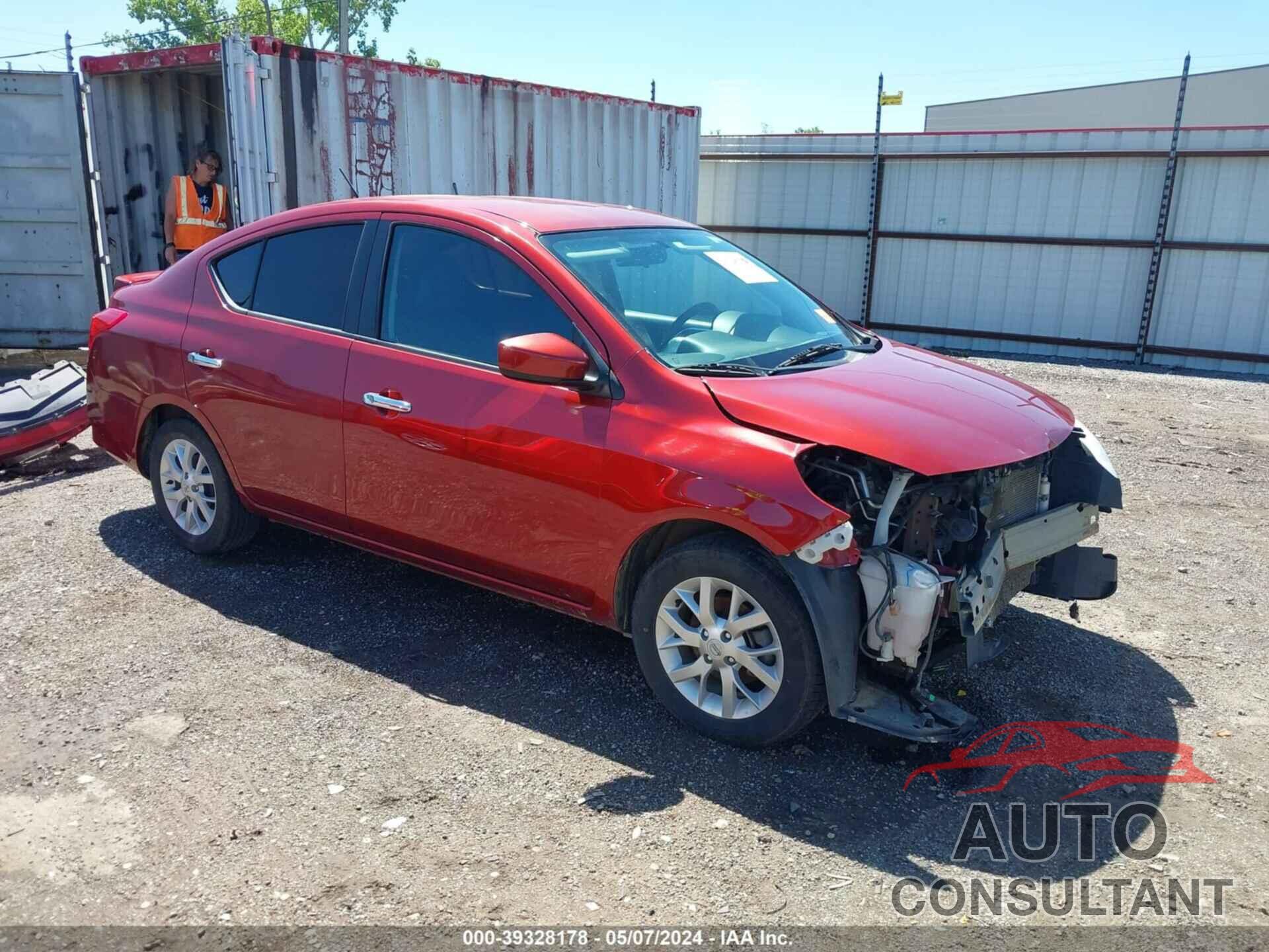 NISSAN VERSA 2018 - 3N1CN7AP0JL874035