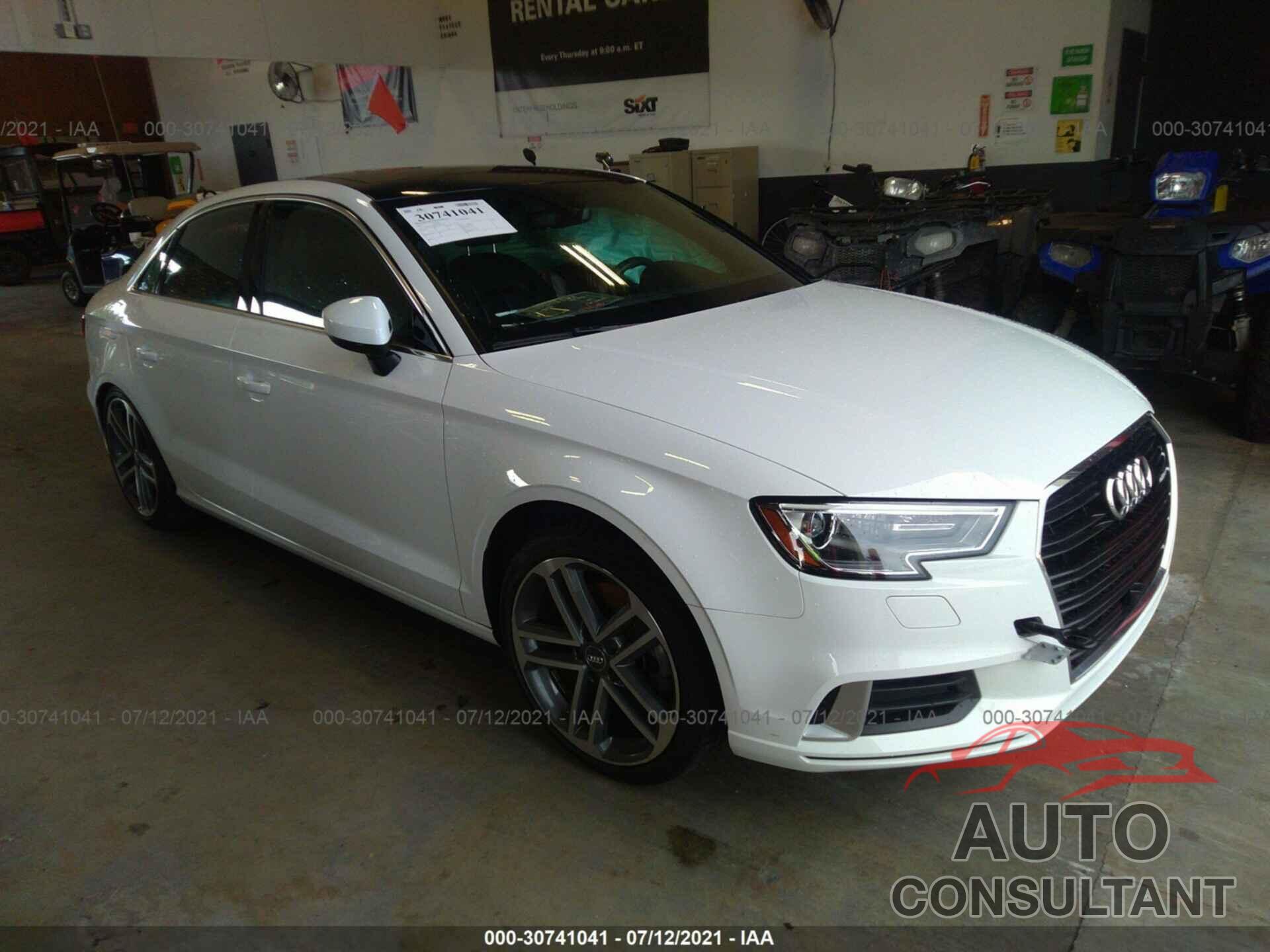 AUDI A3 SEDAN 2019 - WAUAUGFF7K1011715