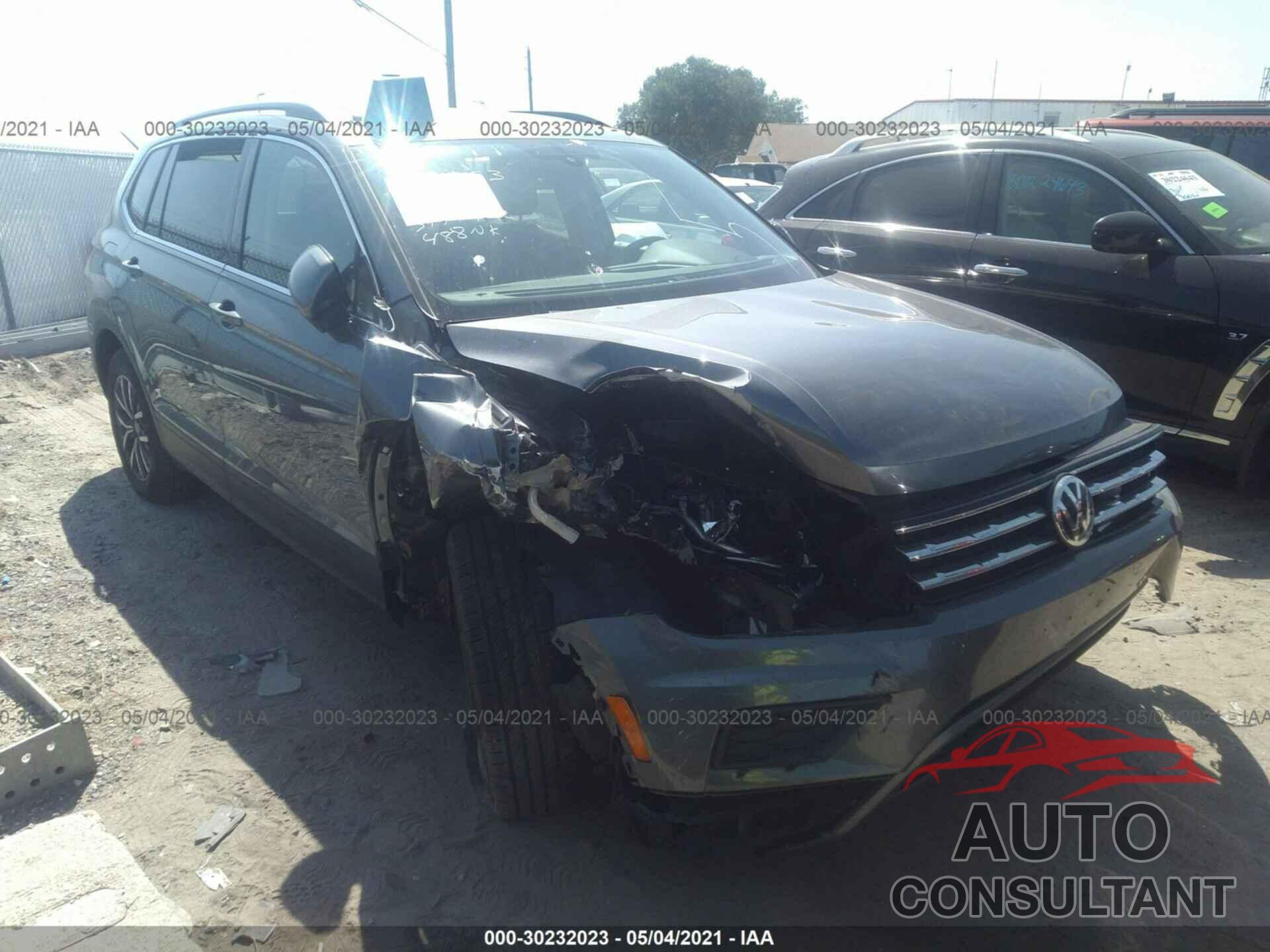 VOLKSWAGEN TIGUAN 2019 - 3VV3B7AXXKM117954
