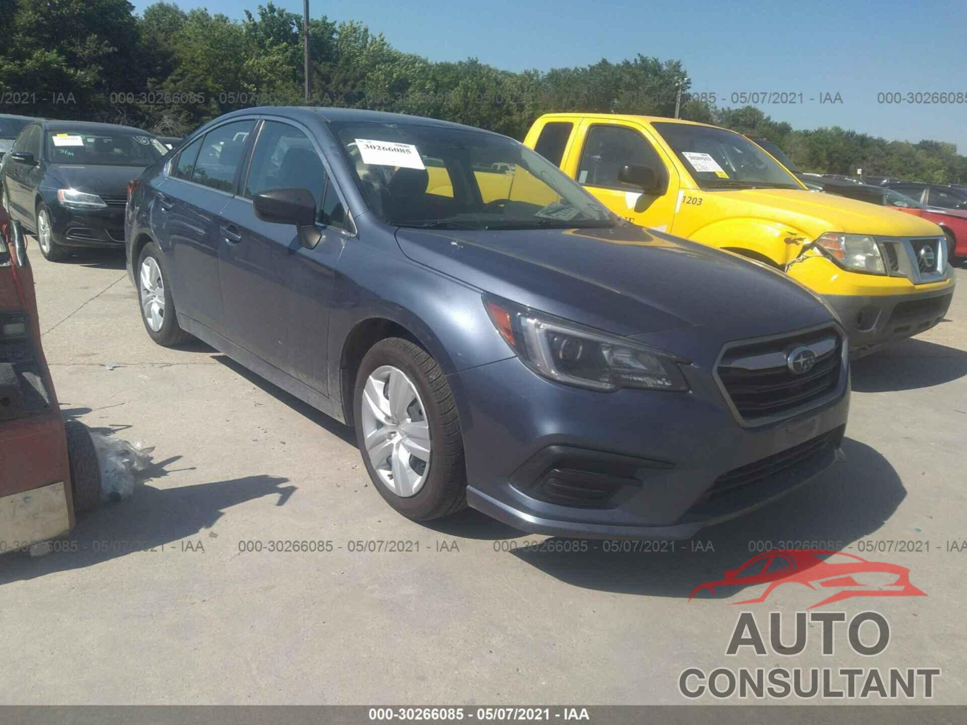 SUBARU LEGACY 2018 - 4S3BNAA64J3045140