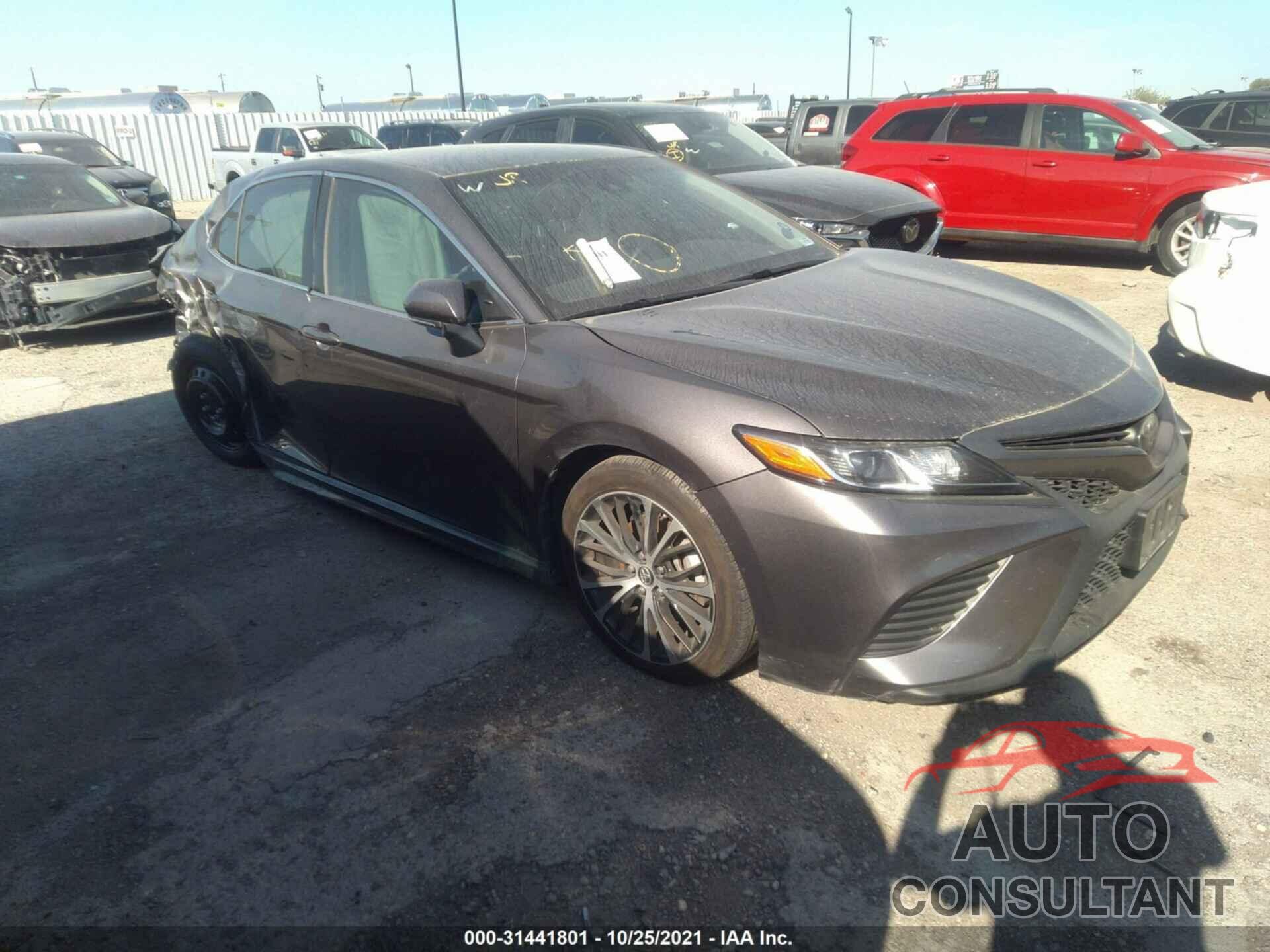 TOYOTA CAMRY 2018 - 4T1B11HK5JU571345