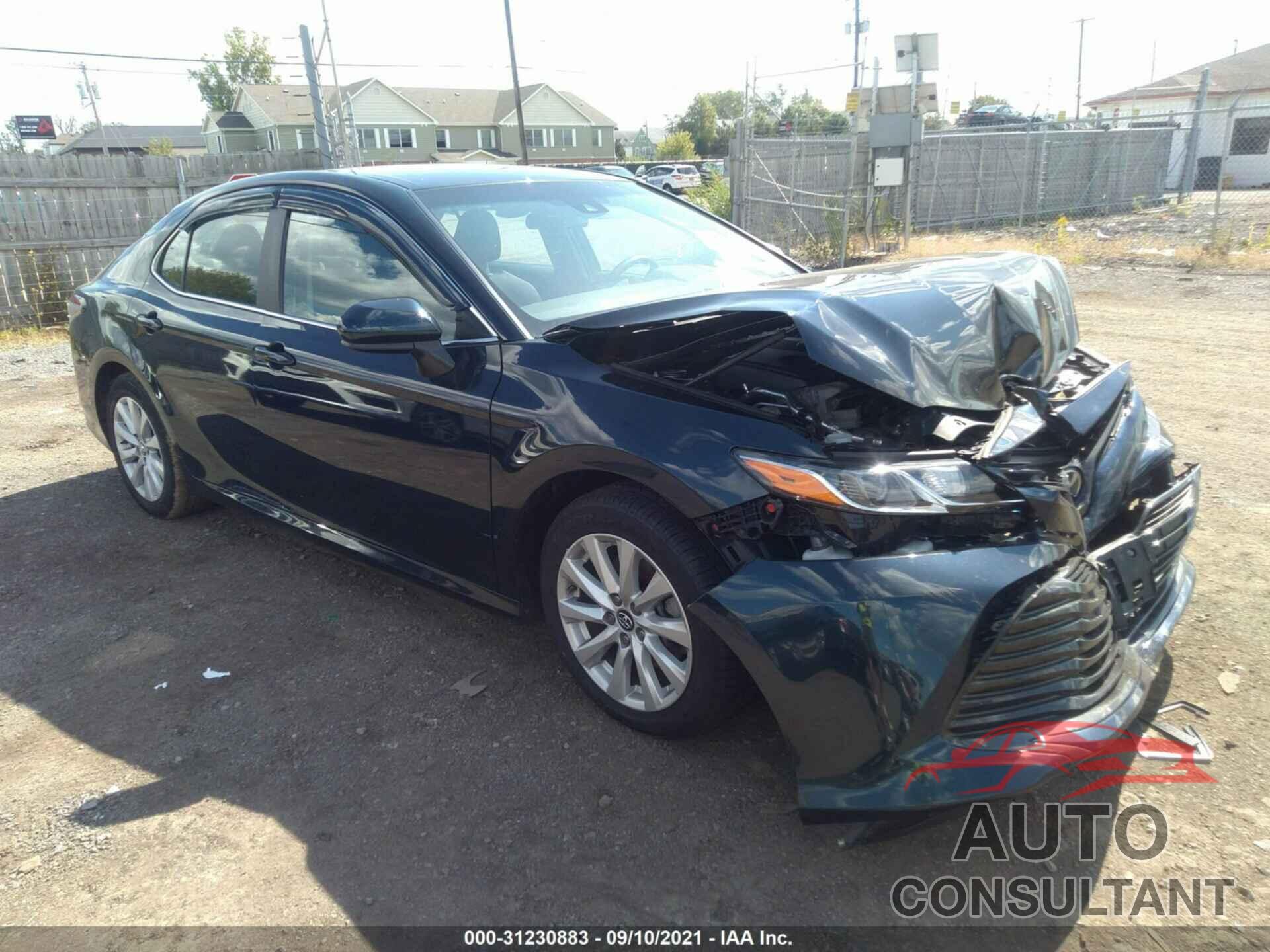 TOYOTA CAMRY 2018 - 4T1B11HK6JU567238
