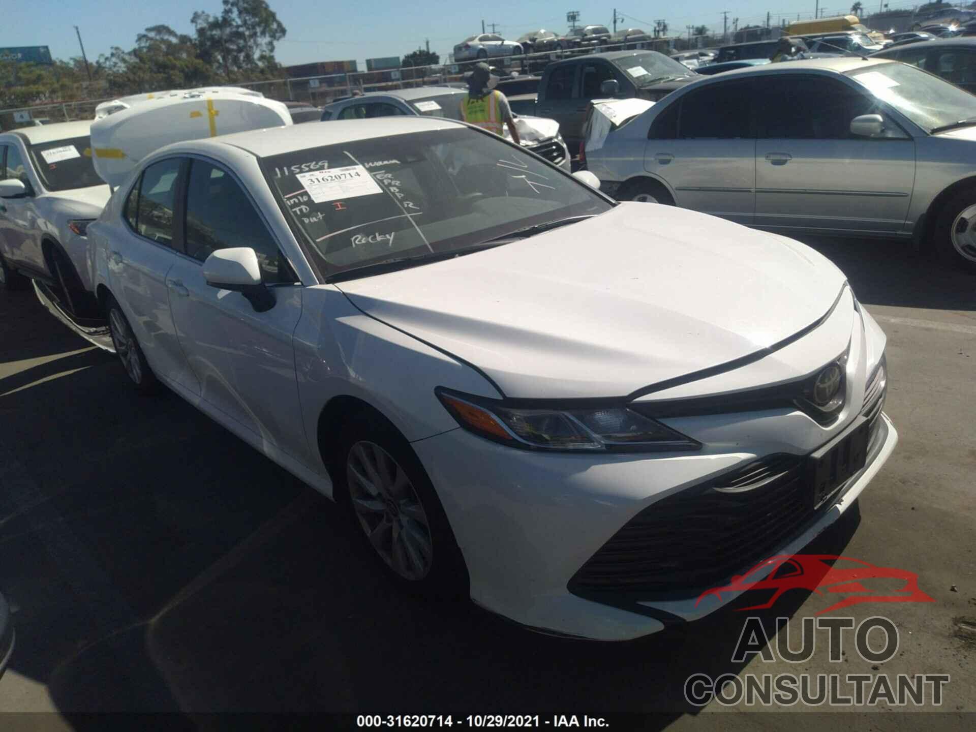 TOYOTA CAMRY 2018 - 4T1B11HK4JU618574