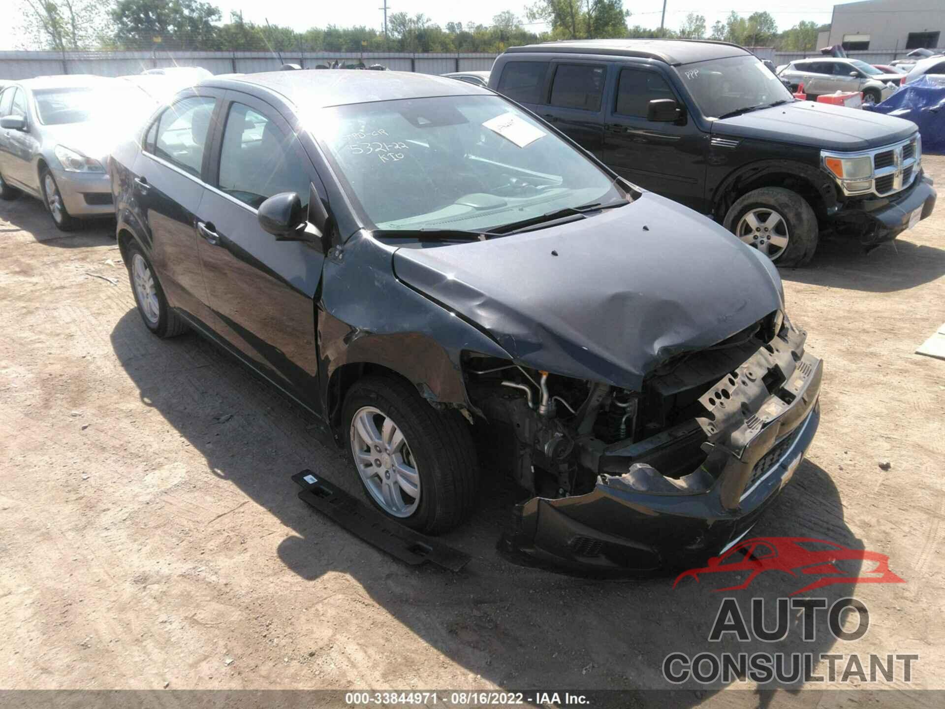 CHEVROLET SONIC 2016 - 1G1JC5SH9G4157517