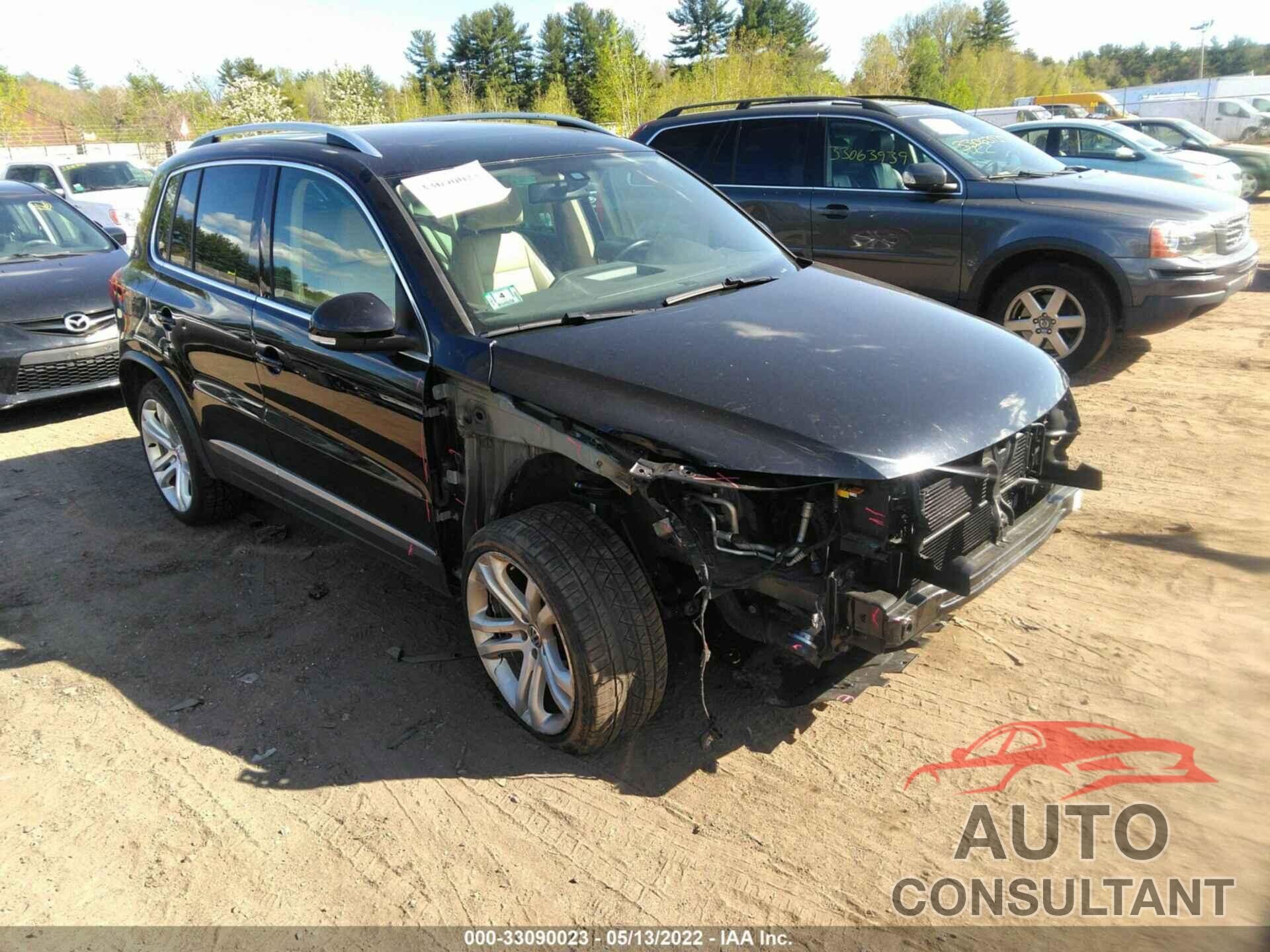 VOLKSWAGEN TIGUAN 2016 - WVGBV7AX4GW560220