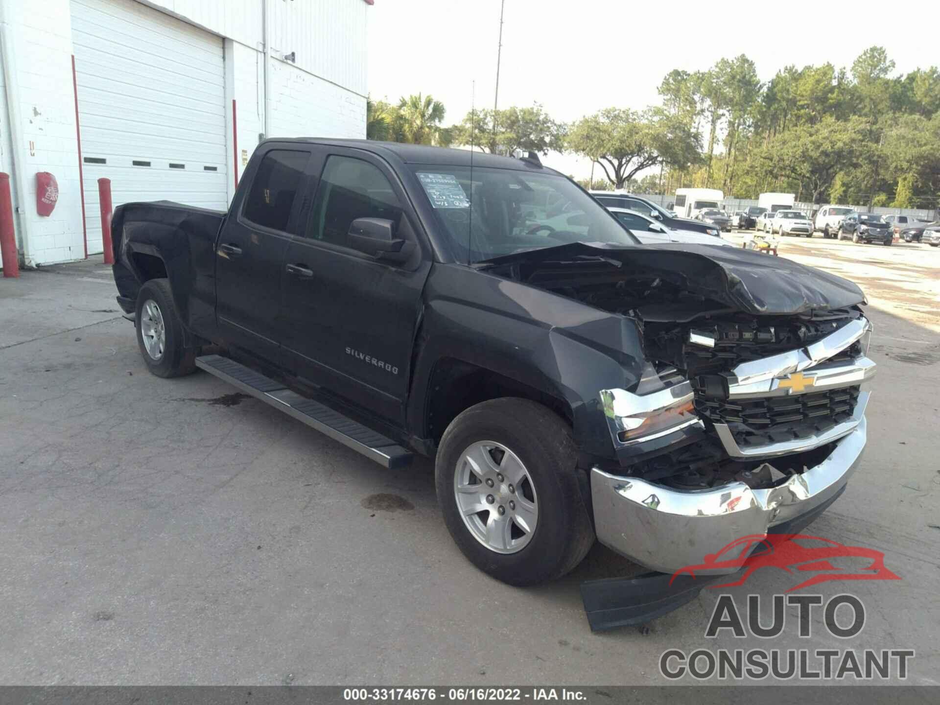 CHEVROLET SILVERADO 1500 2018 - 1GCRCREH9JZ174566