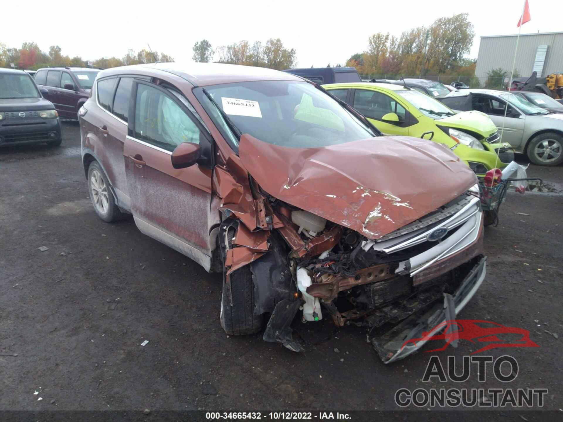 FORD ESCAPE 2017 - 1FMCU9GDXHUB01593