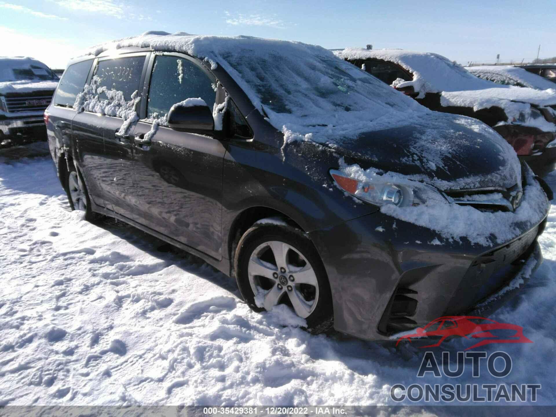 TOYOTA SIENNA 2018 - 5TDKZ3DC6JS911470