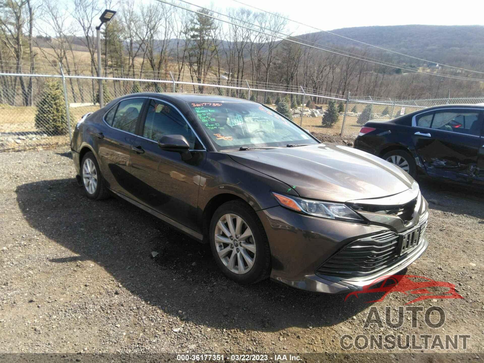 TOYOTA CAMRY 2018 - 4T1B11HK4JU646049
