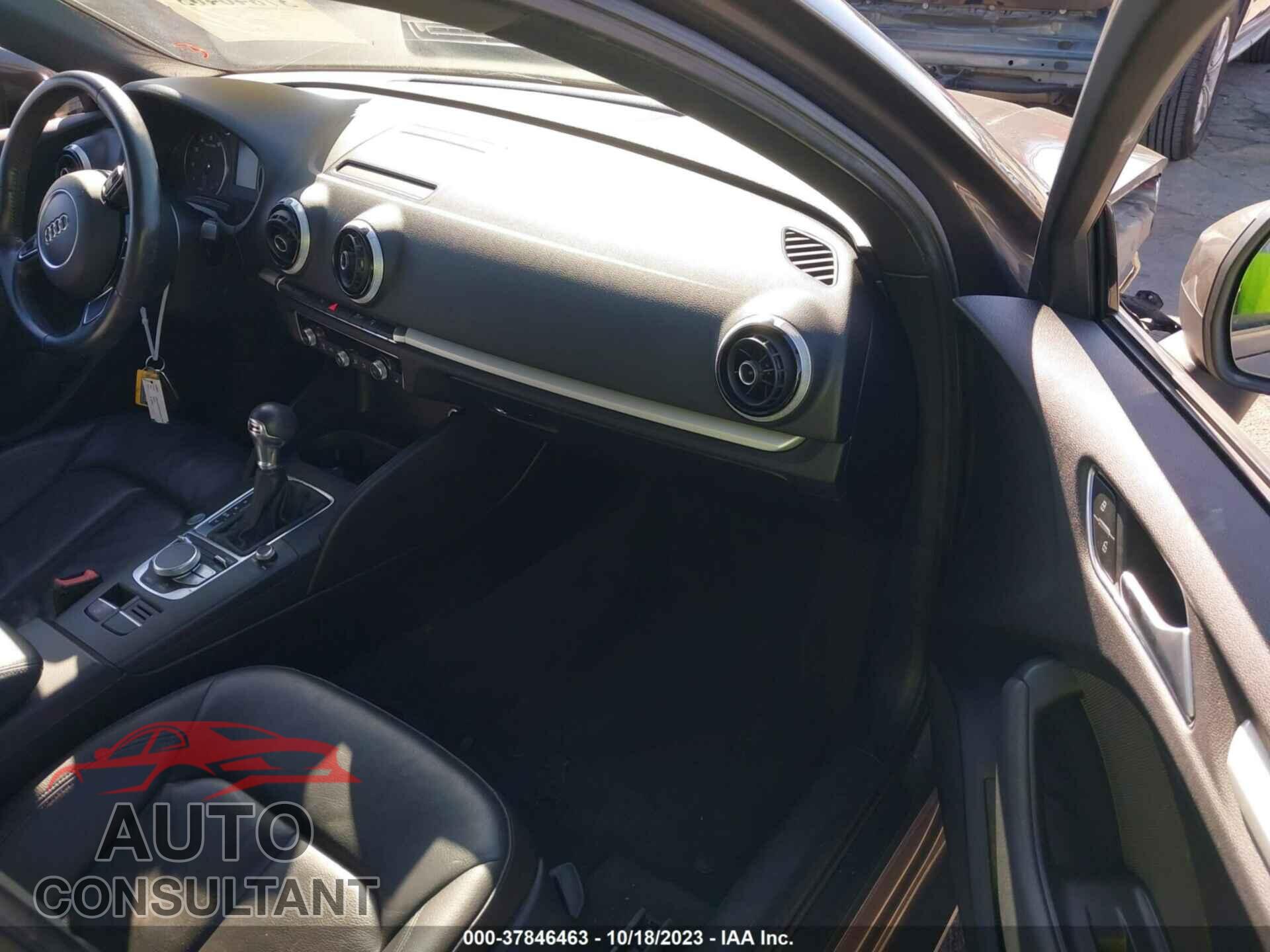 AUDI A3 2016 - WAUA7GFF1G1064330