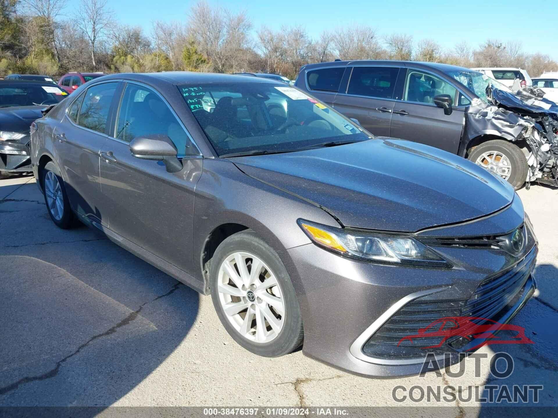 TOYOTA CAMRY 2022 - 4T1C11AK9NU664325
