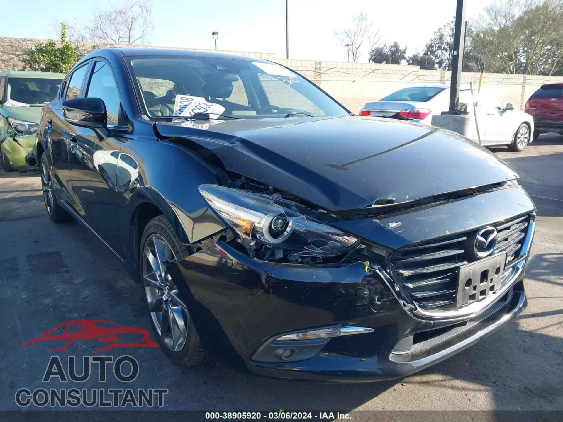 MAZDA 3 2018 - 3MZBN1M34JM166344
