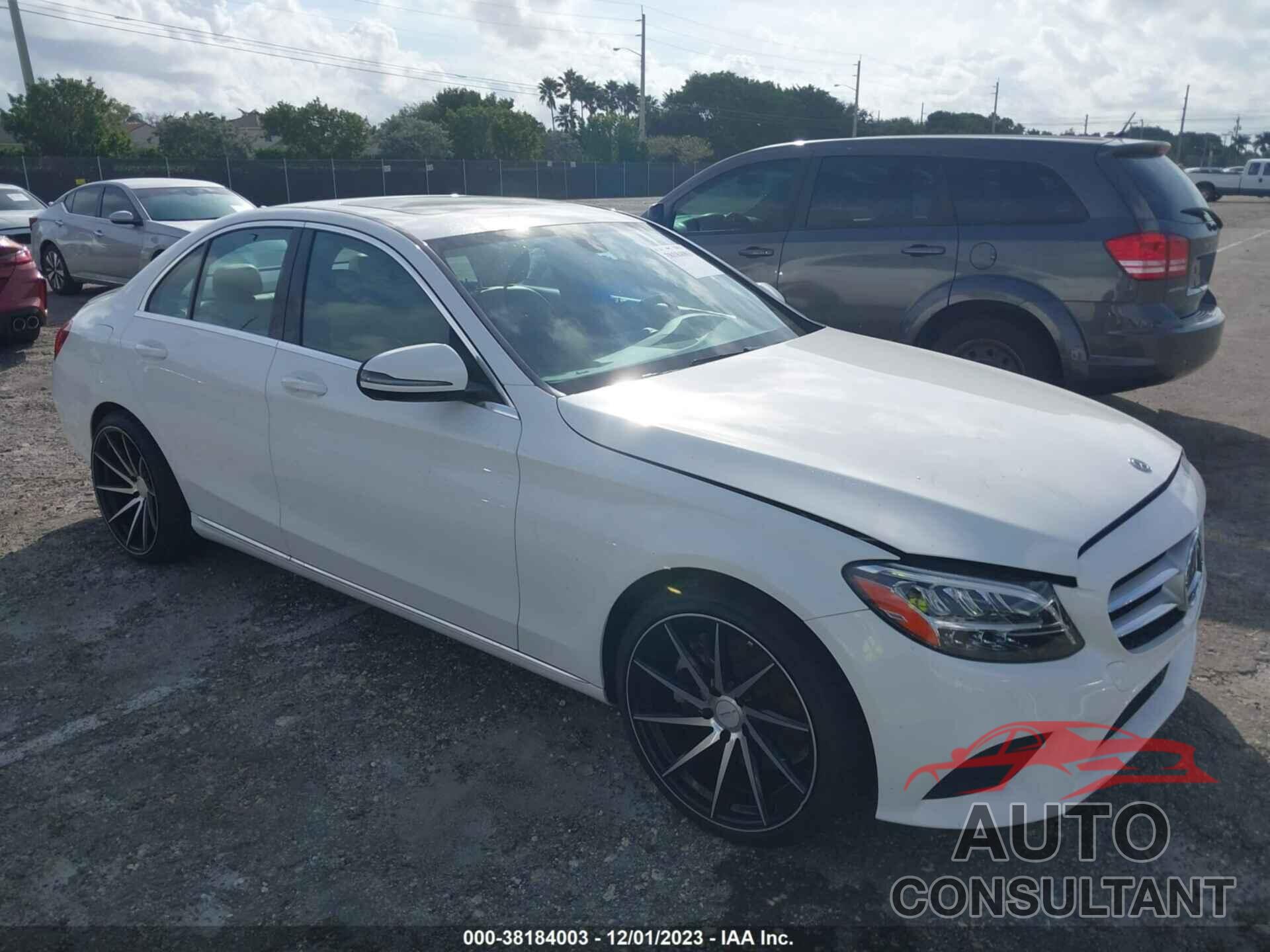 MERCEDES-BENZ C 300 2019 - 55SWF8DB7KU295426