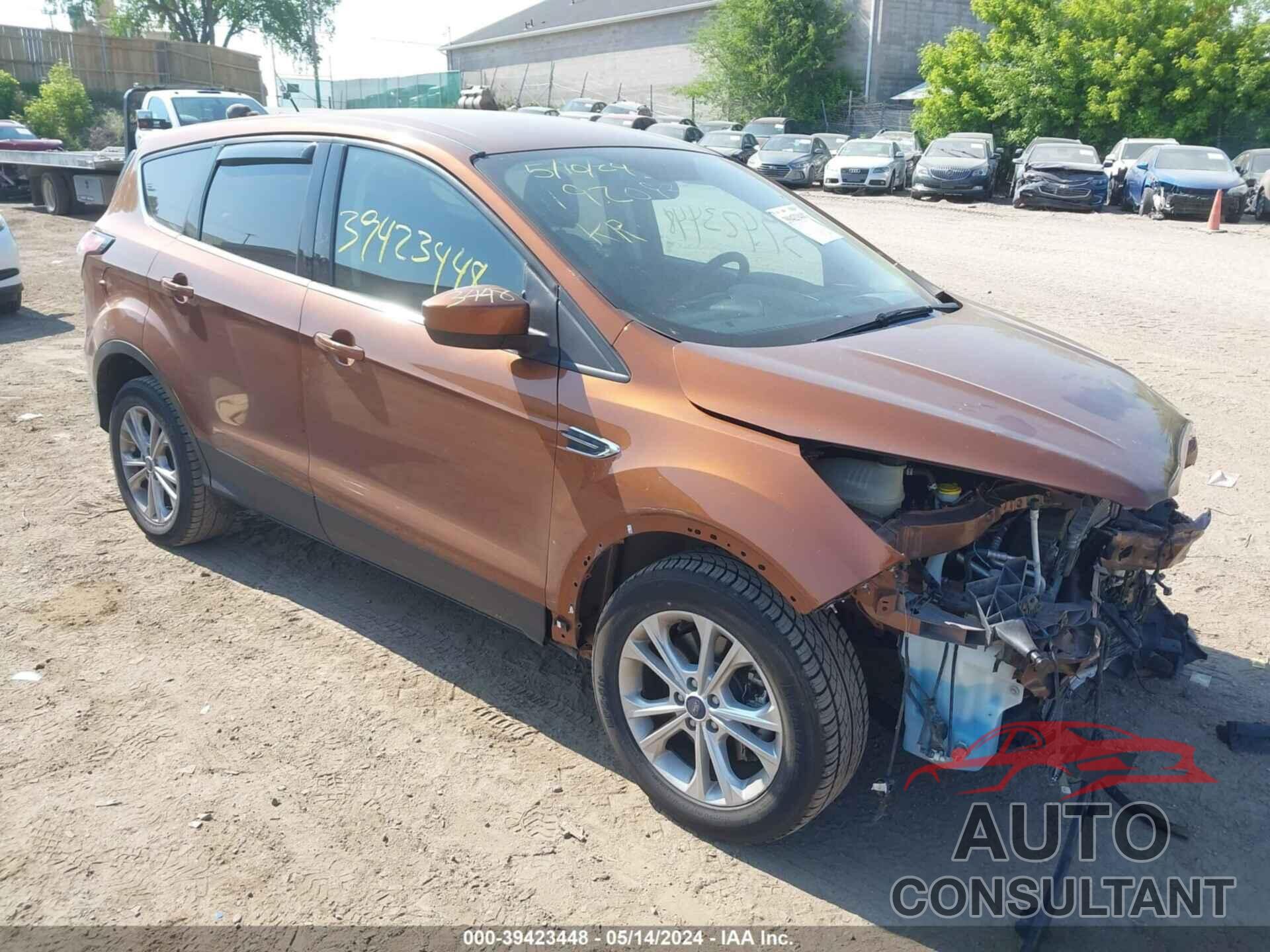 FORD ESCAPE 2017 - 1FMCU9GD4HUD72102