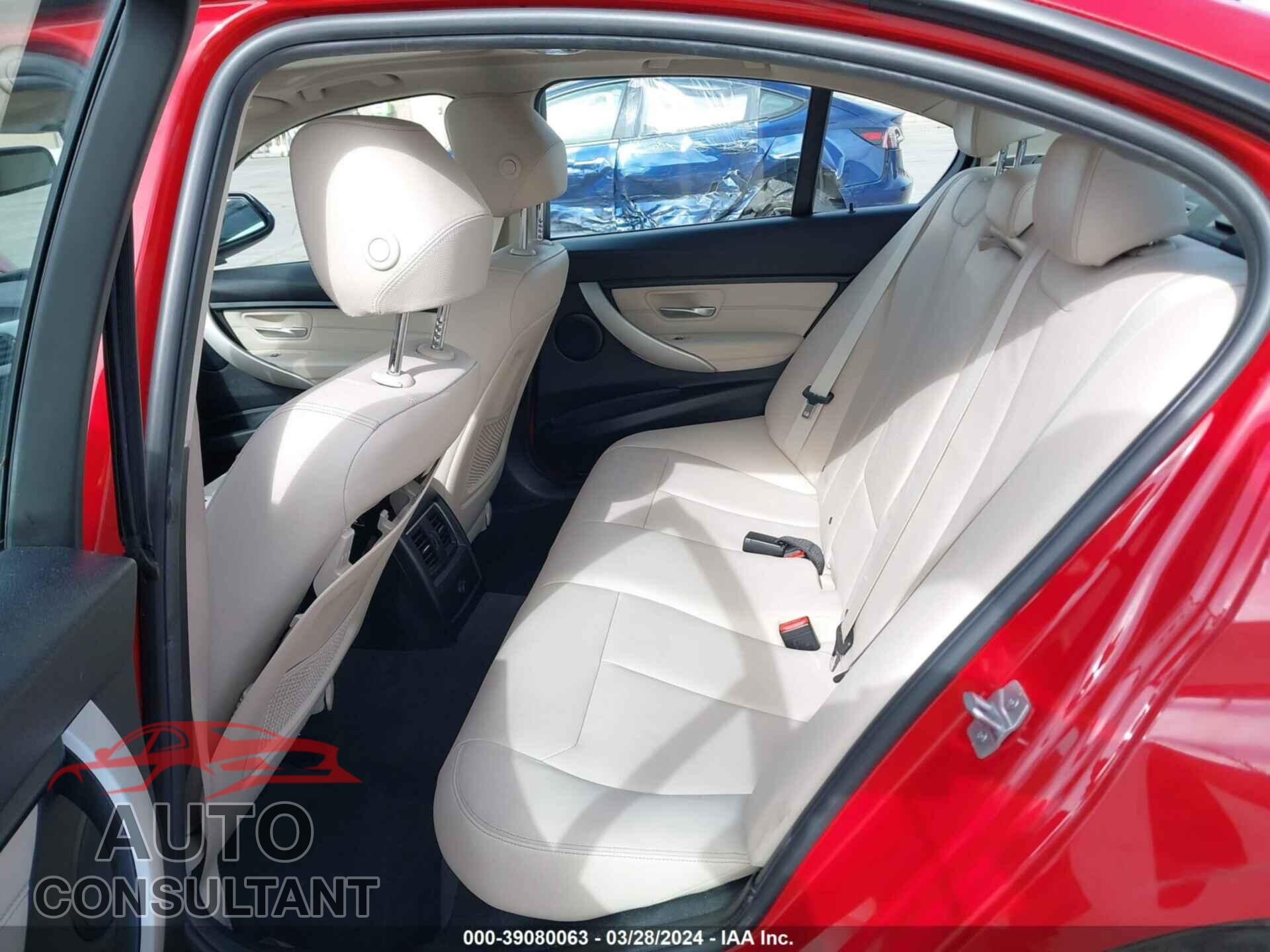 BMW 320I 2016 - WBA8E1G52GNU10045