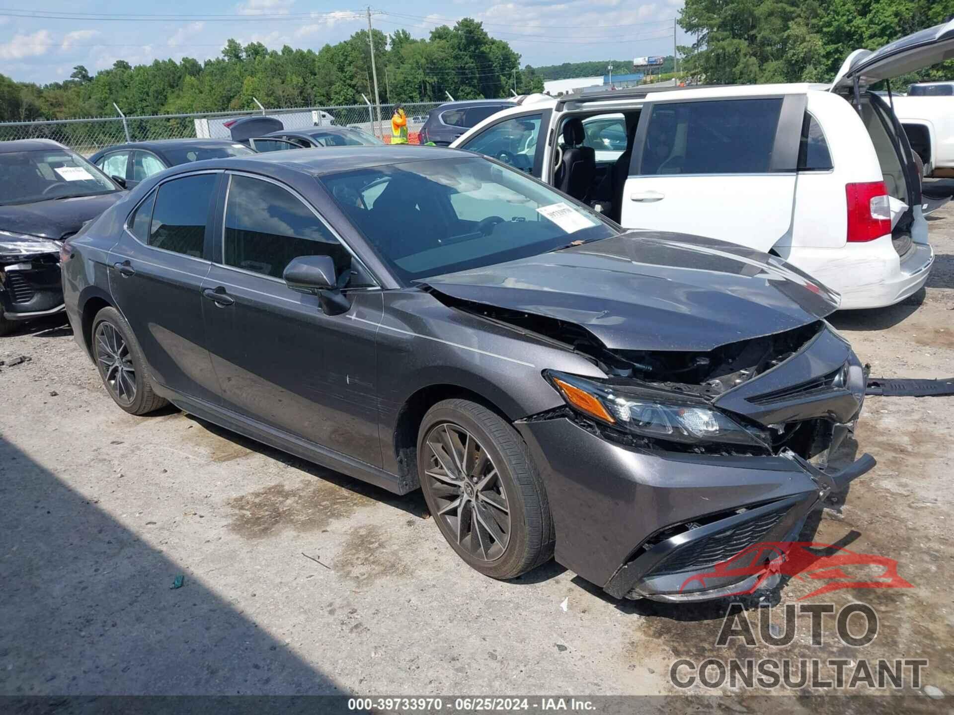 TOYOTA CAMRY 2022 - 4T1G11AK0NU018396