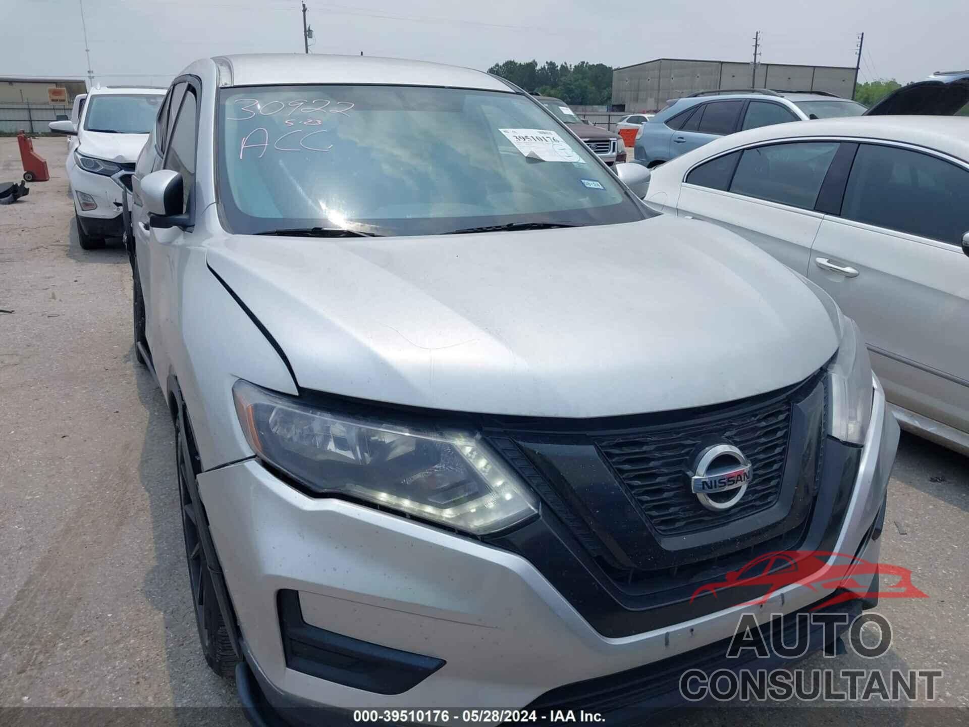 NISSAN ROGUE 2017 - KNMAT2MVXHP509299