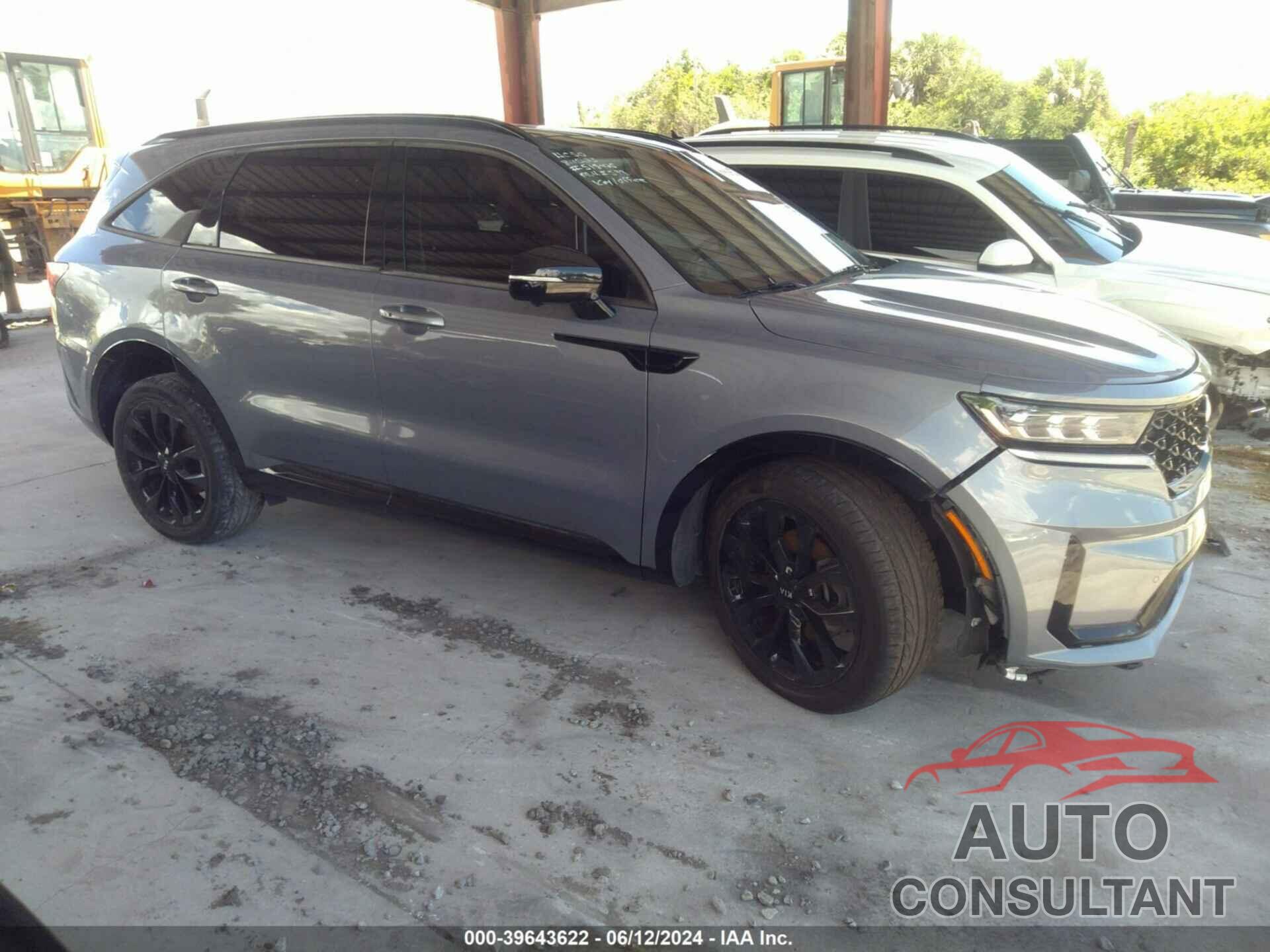 KIA SORENTO 2021 - 5XYRK4LF5MG036260