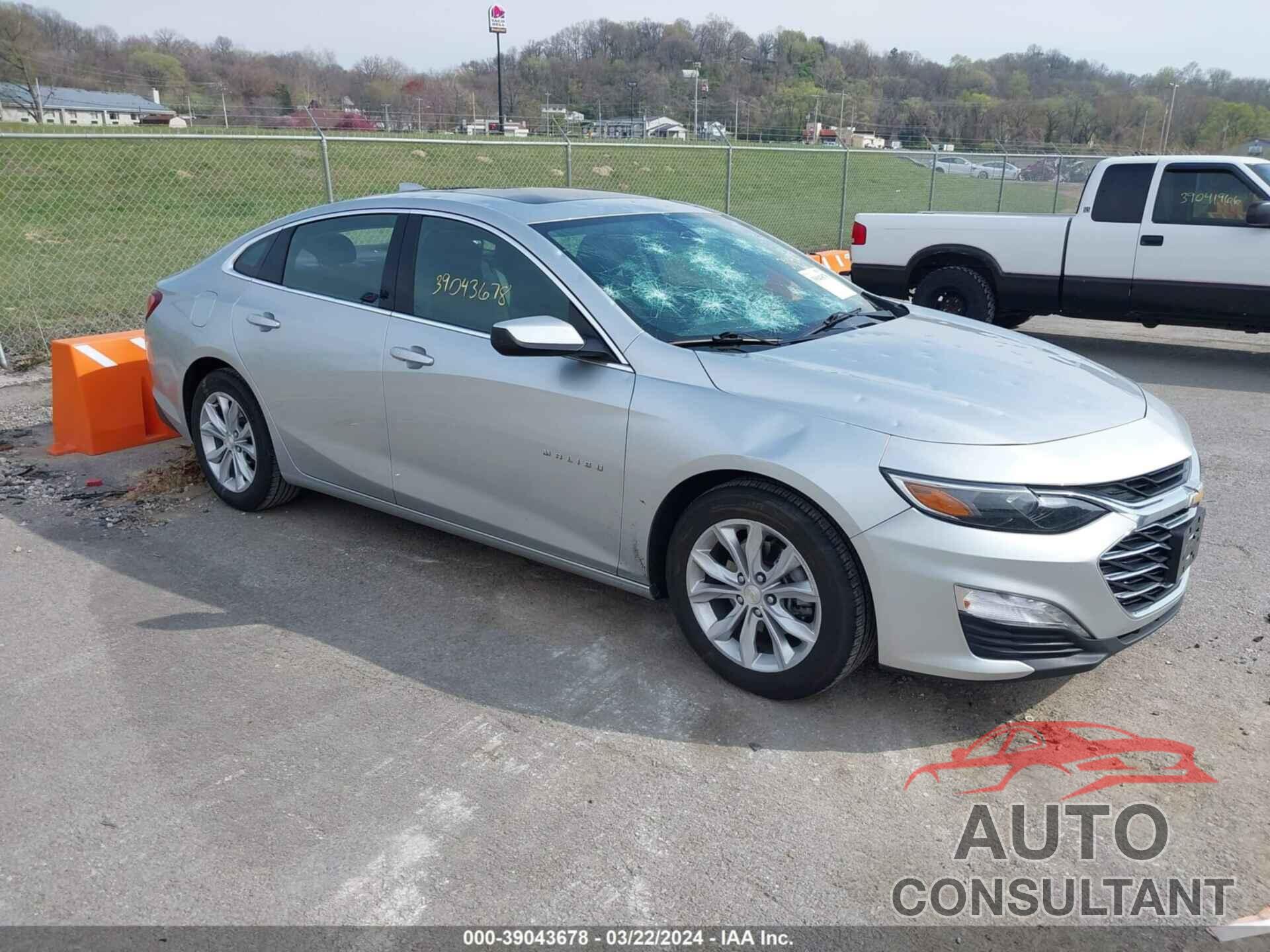 CHEVROLET MALIBU 2021 - 1G1ZD5ST4MF043820