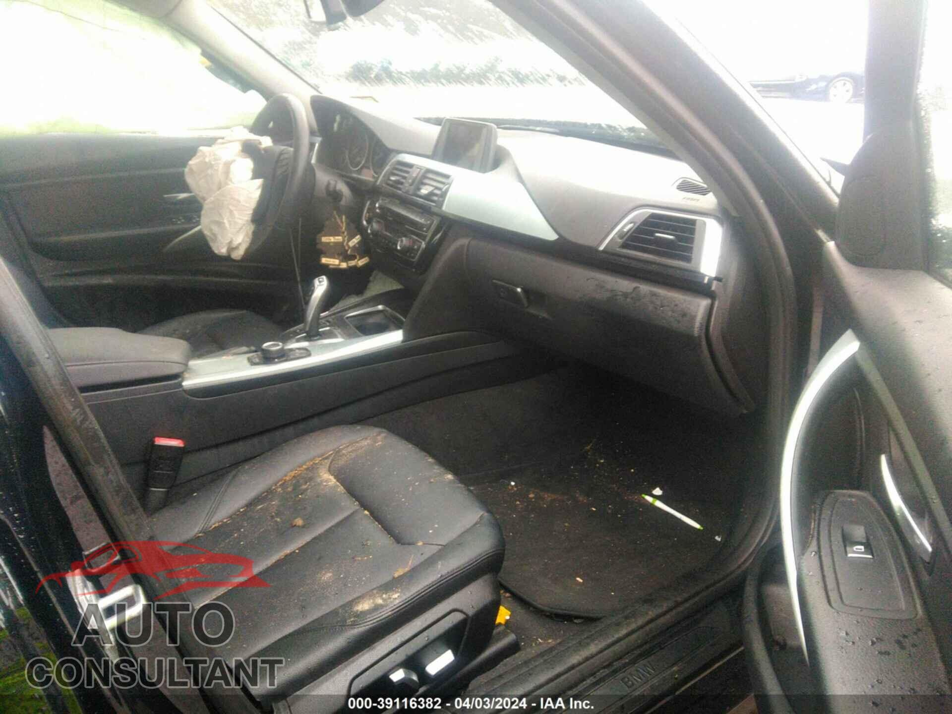 BMW 320I 2016 - WBA8E5G51GNU20525