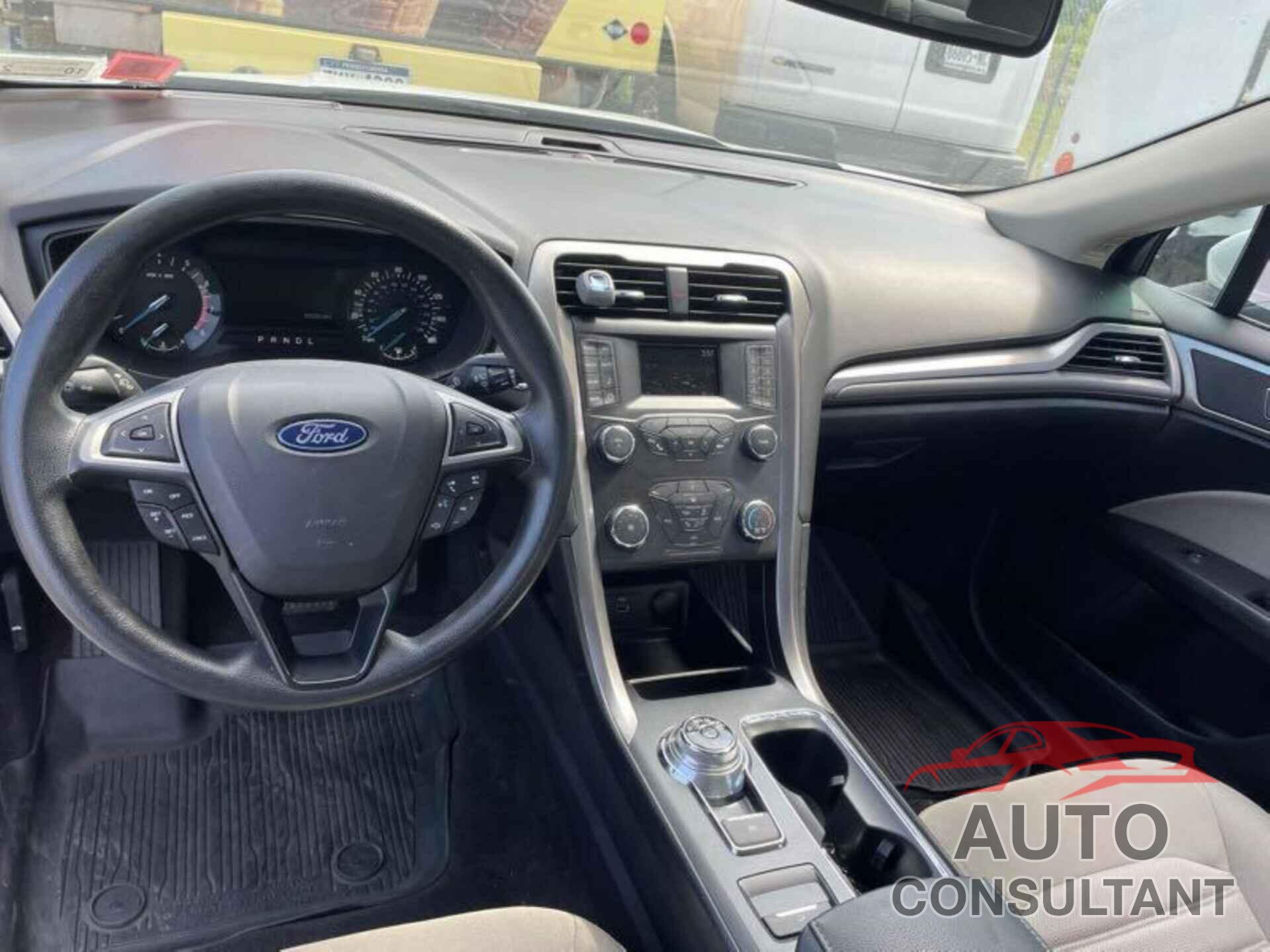 FORD FUSION 2019 - 3FA6P0G73KR152341