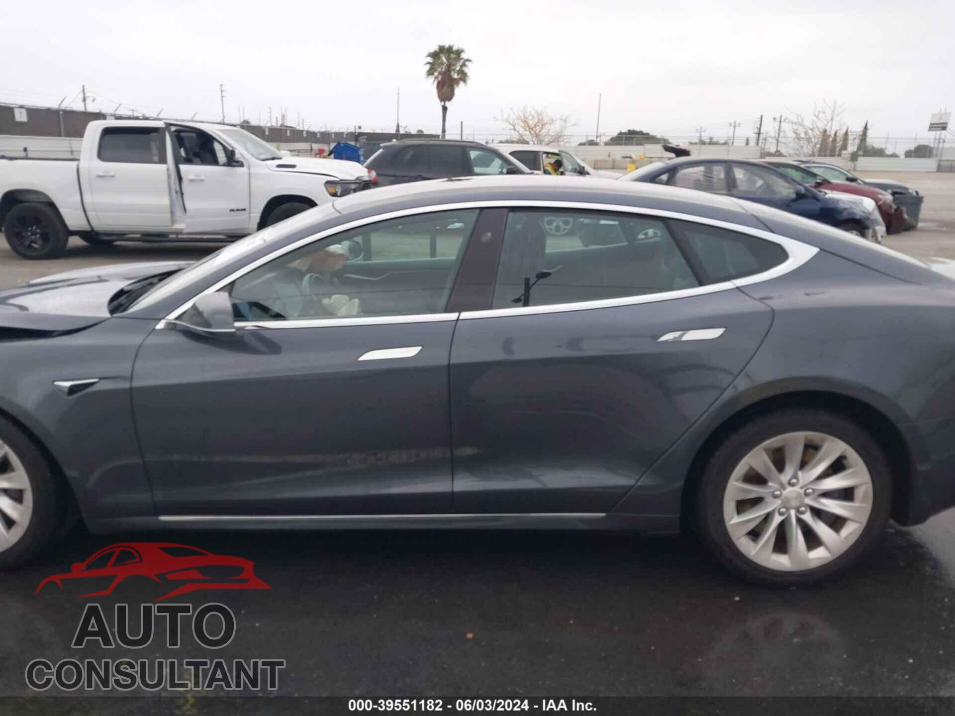 TESLA MODEL S 2018 - 5YJSA1E23JF281252