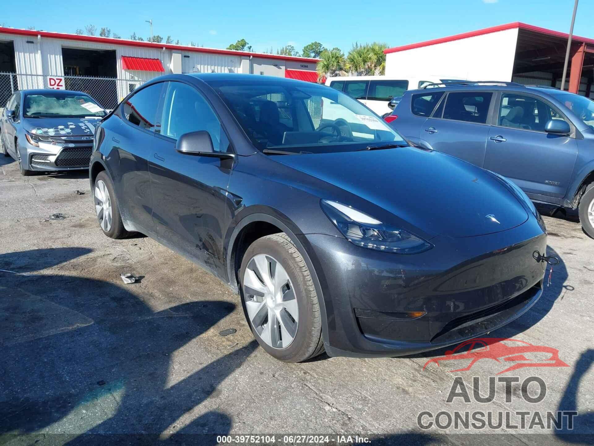 TESLA MODEL Y 2024 - 7SAYGDED5RF041680