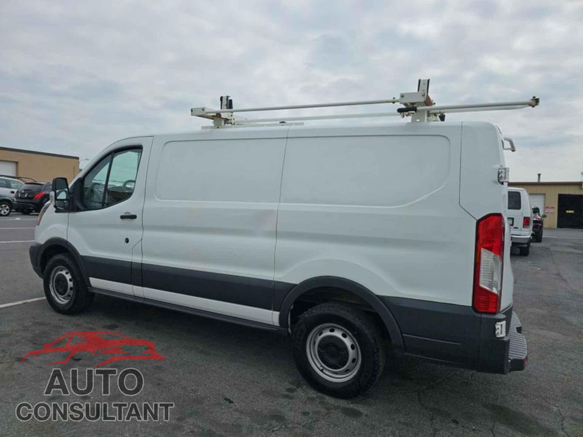 FORD TRANSIT 2017 - 1FTYR1YM5HKB49574
