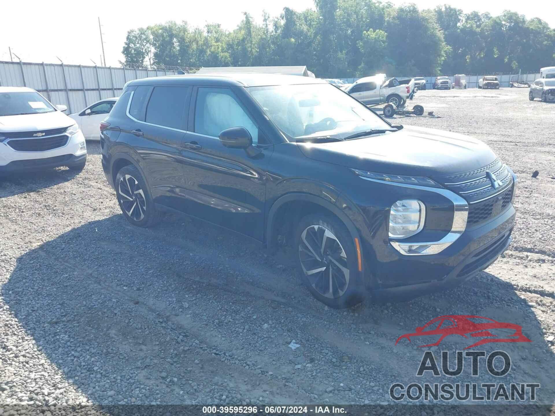 MITSUBISHI OUTLANDER 2022 - JA4J3UA84NZ038853