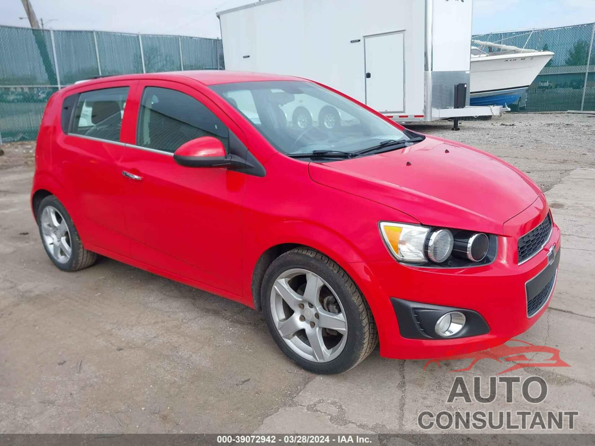 CHEVROLET SONIC 2016 - 1G1JE6SB1G4134535