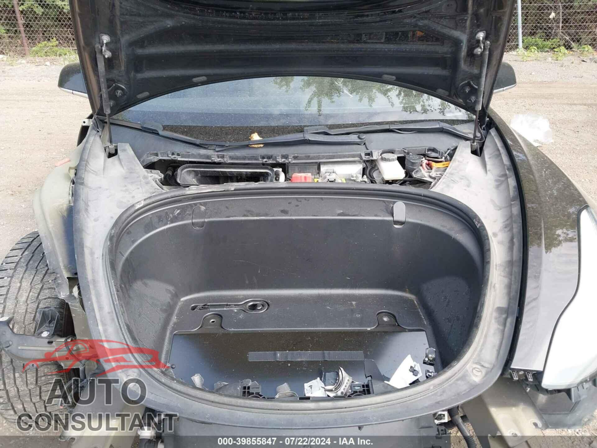 TESLA MODEL 3 2018 - 5YJ3E1EA2JF013972
