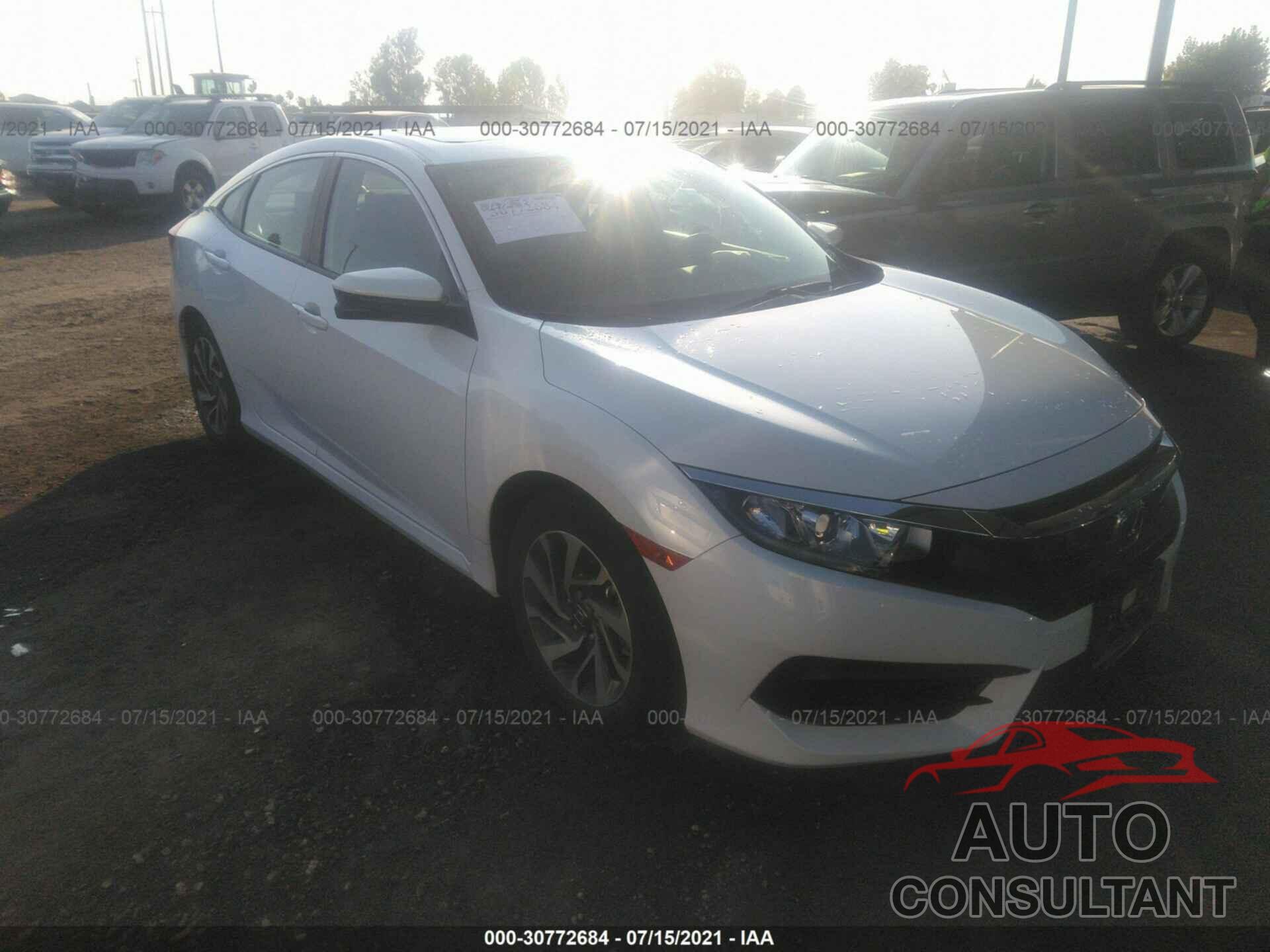 HONDA CIVIC SEDAN 2018 - 19XFC2F75JE202911