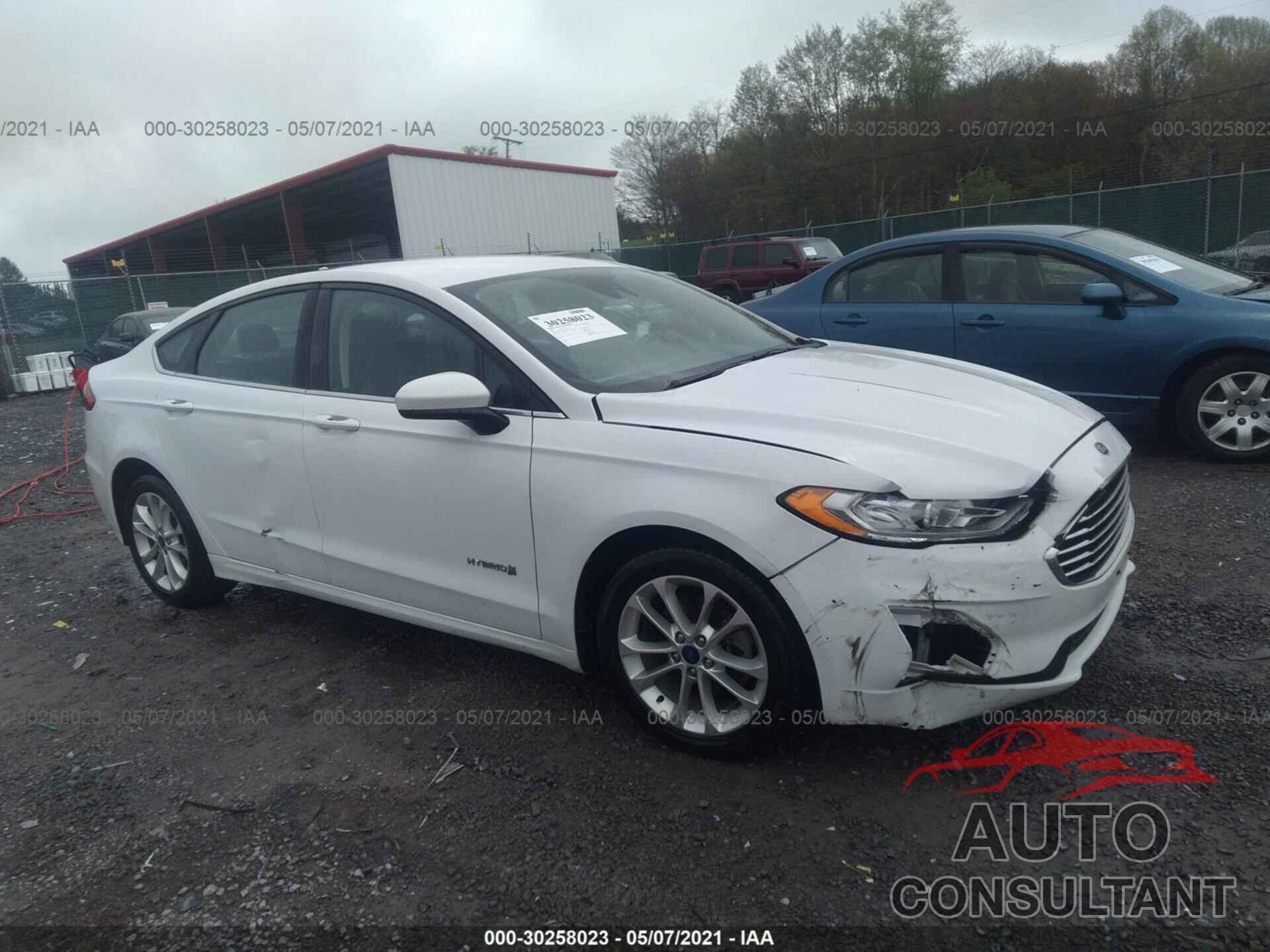 FORD FUSION HYBRID 2019 - 3FA6P0LU0KR109880