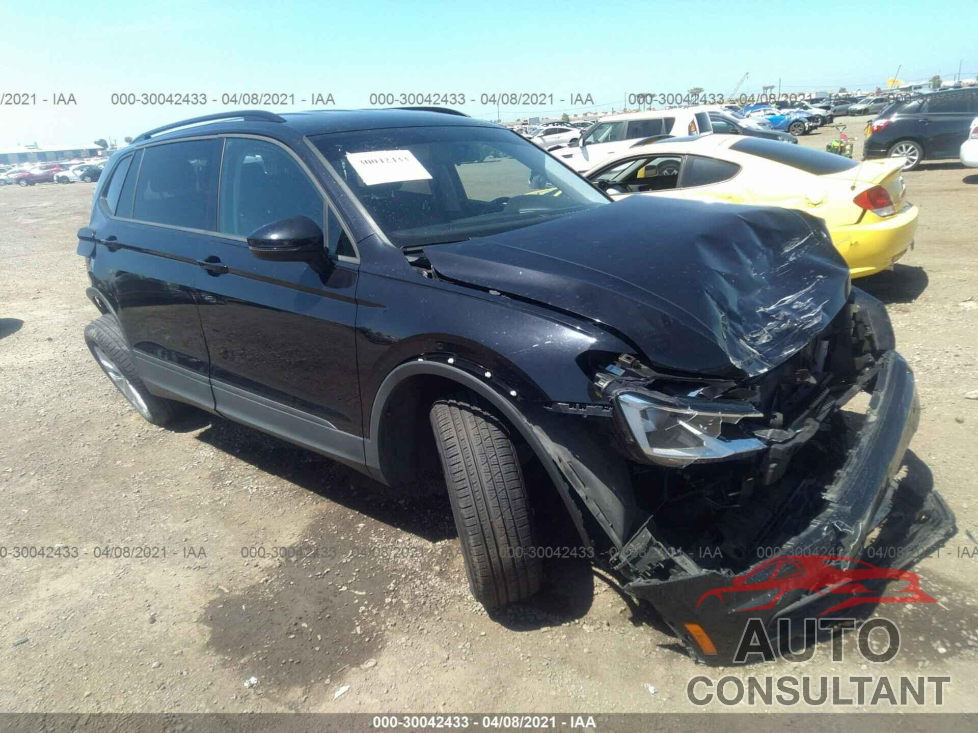 VOLKSWAGEN TIGUAN 2018 - 3VV1B7AX0JM075624