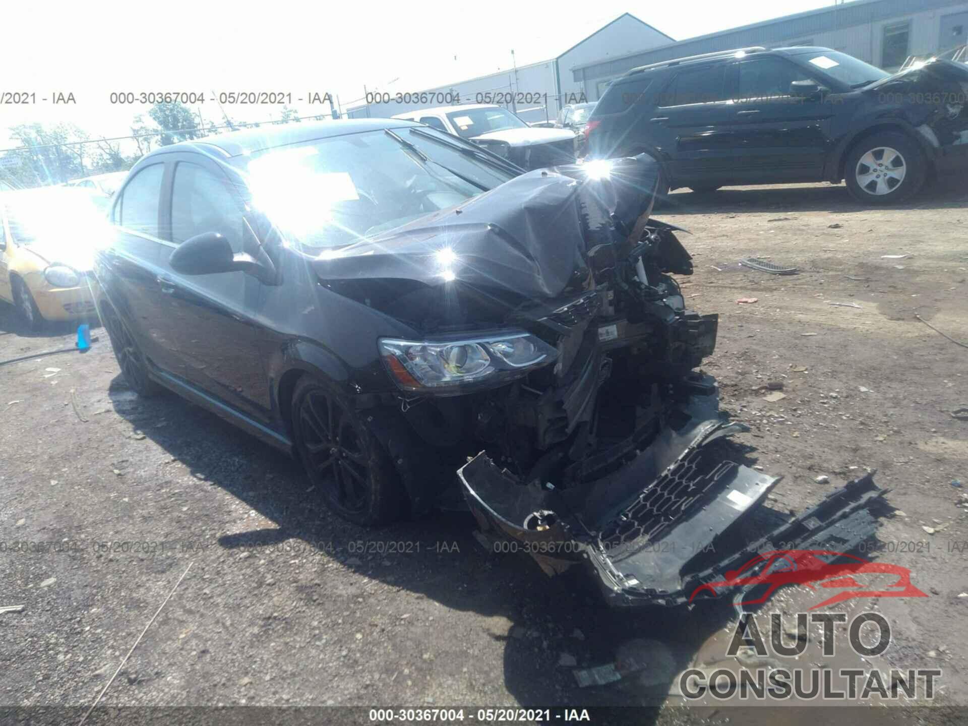 CHEVROLET SONIC 2019 - 1G1JF5SB1K4113247