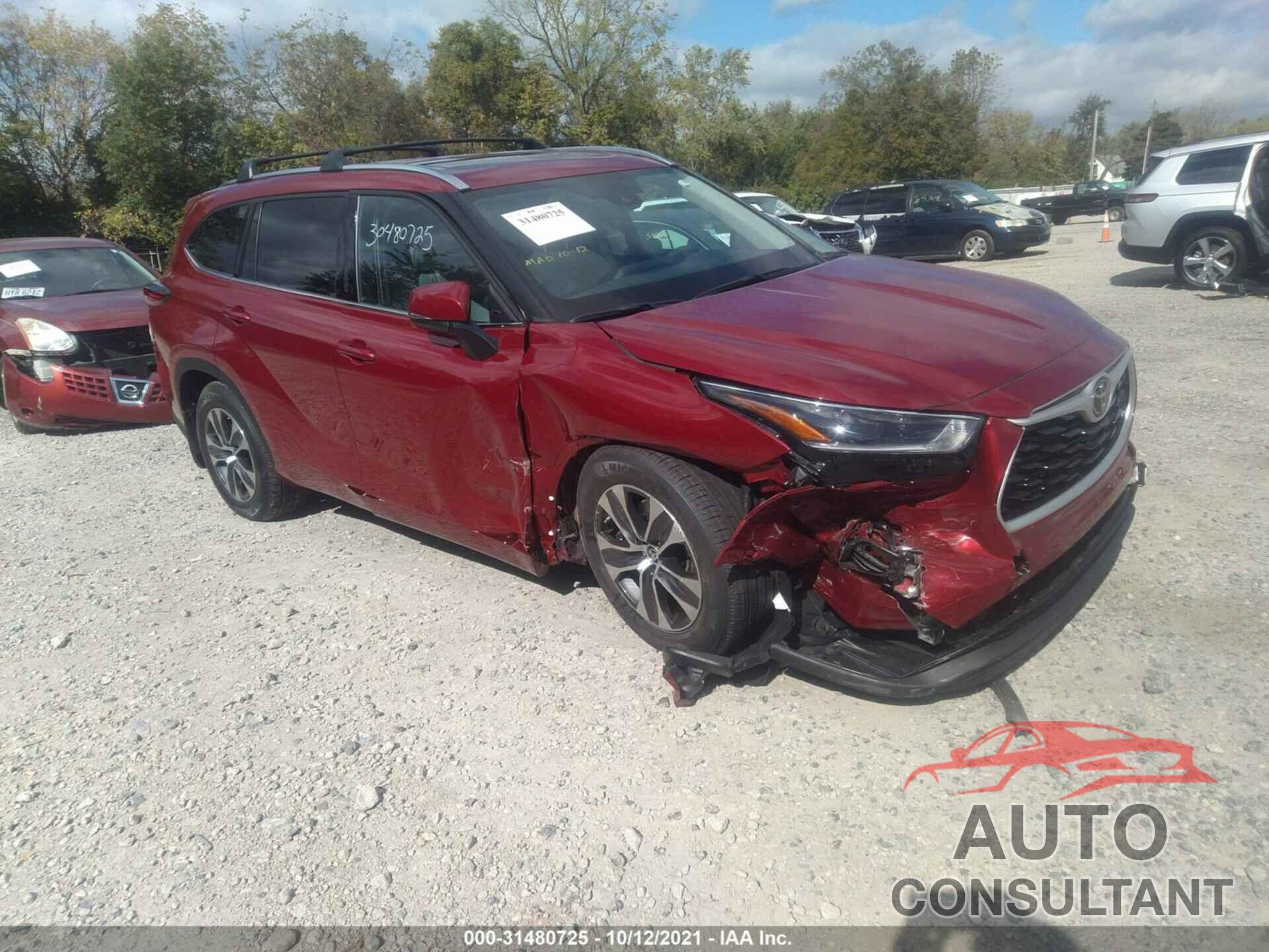 TOYOTA HIGHLANDER 2021 - 5TDHZRBH3MS556161