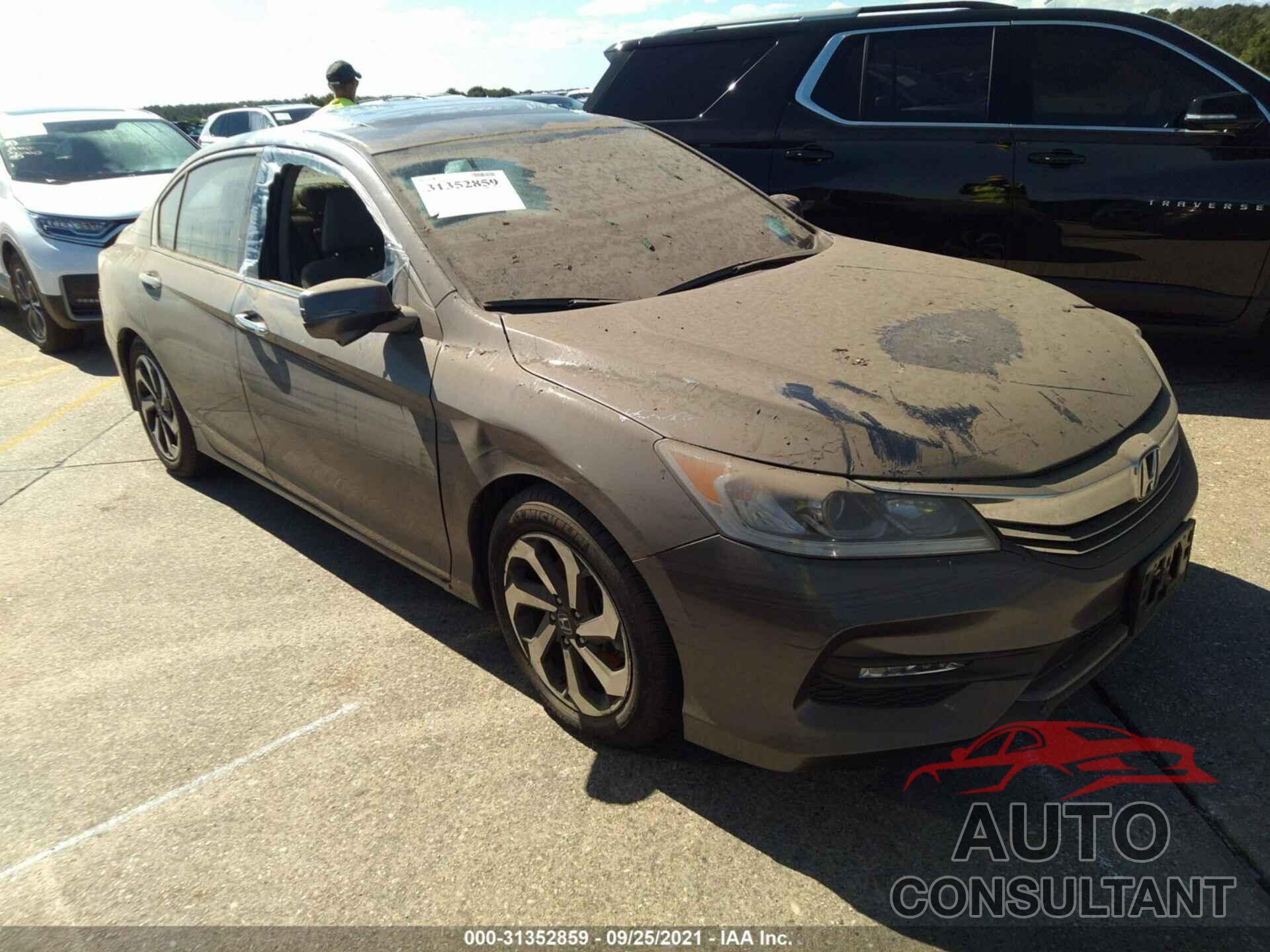 HONDA ACCORD SEDAN 2016 - 1HGCR3F04GA015411