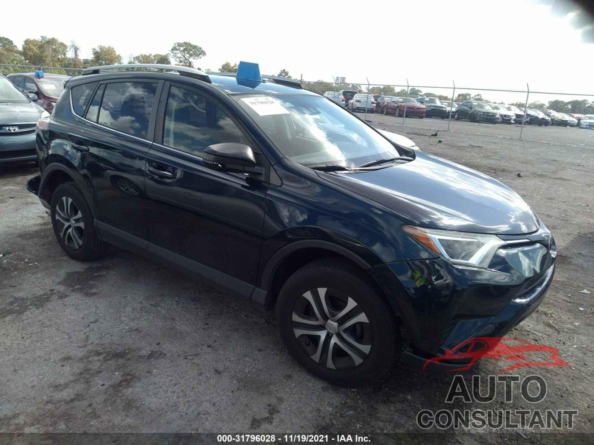 TOYOTA RAV4 2017 - JTMZFREV1HJ137565