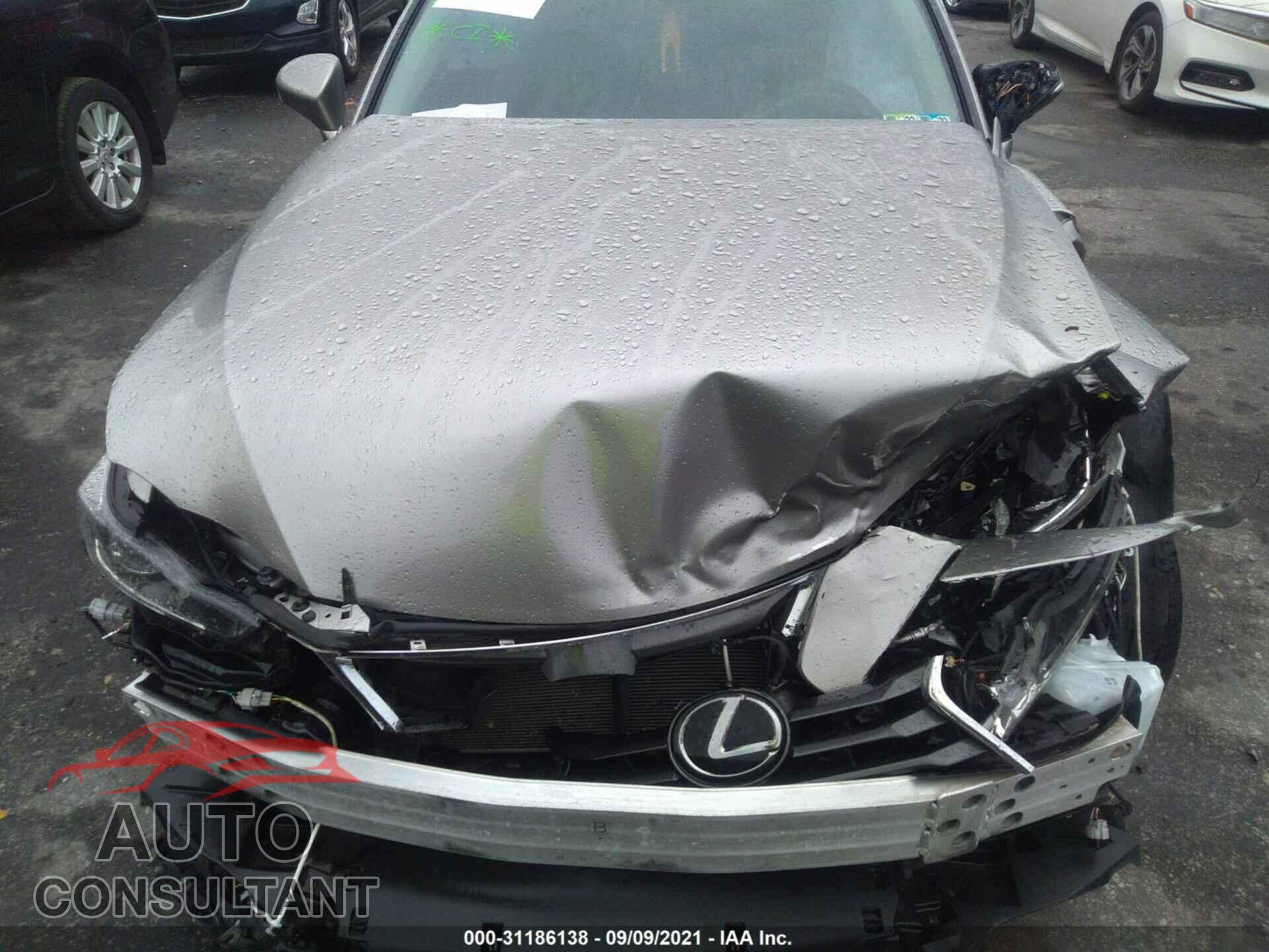 LEXUS IS 2018 - JTHC81D23J5031785