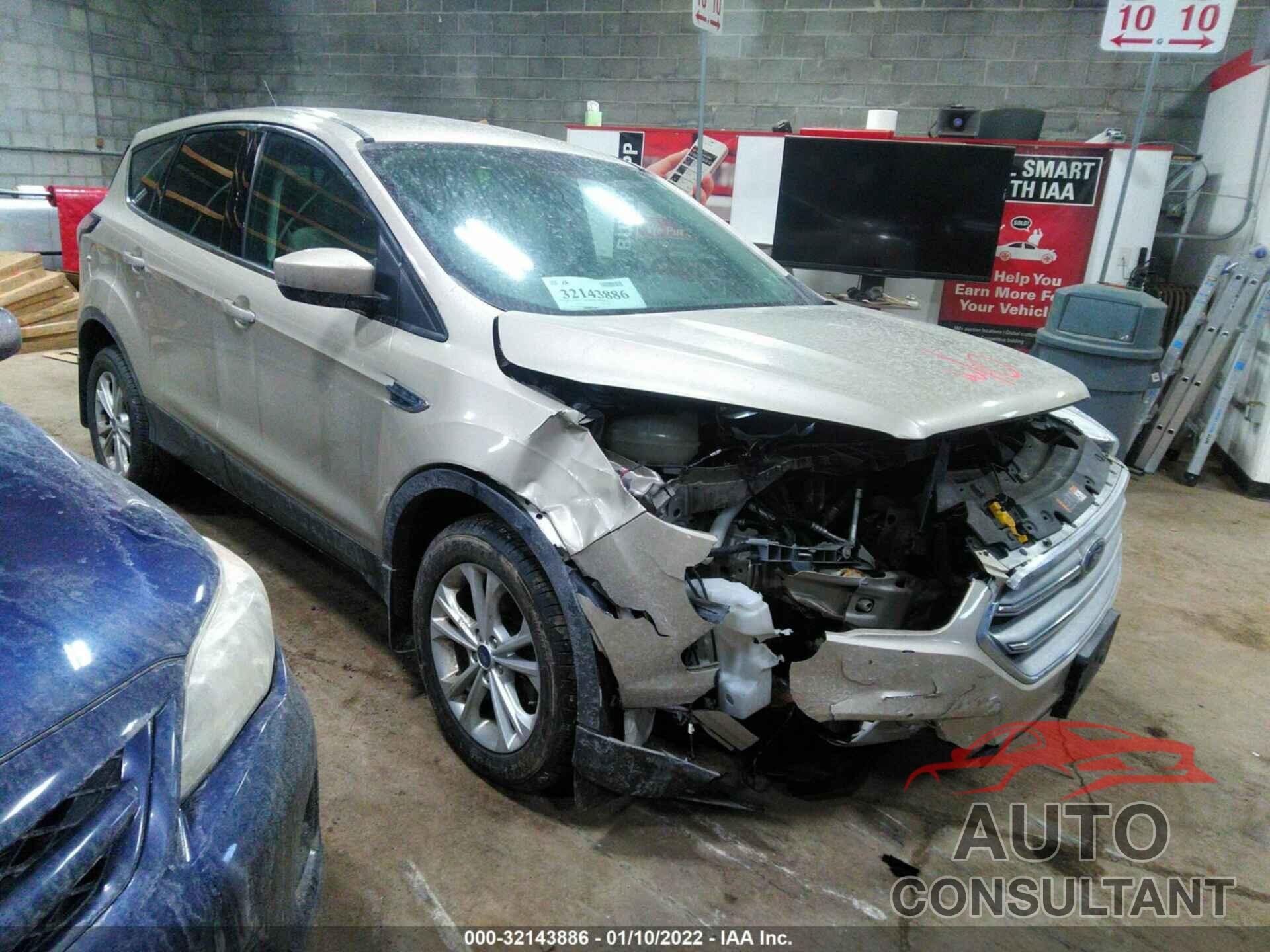 FORD ESCAPE 2017 - 1FMCU9GD1HUE21899