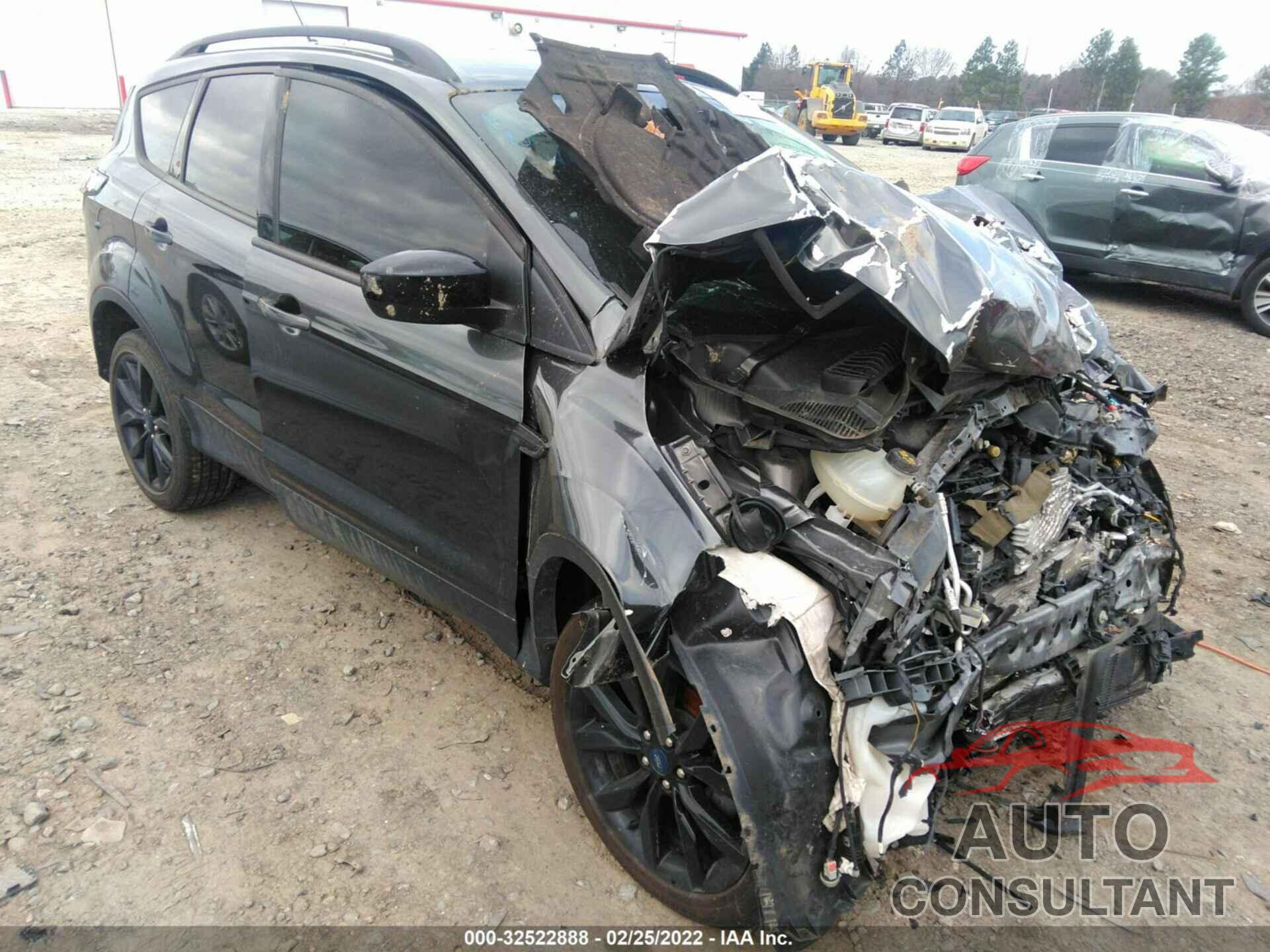 FORD ESCAPE 2018 - 1FMCU0GD9JUD55426